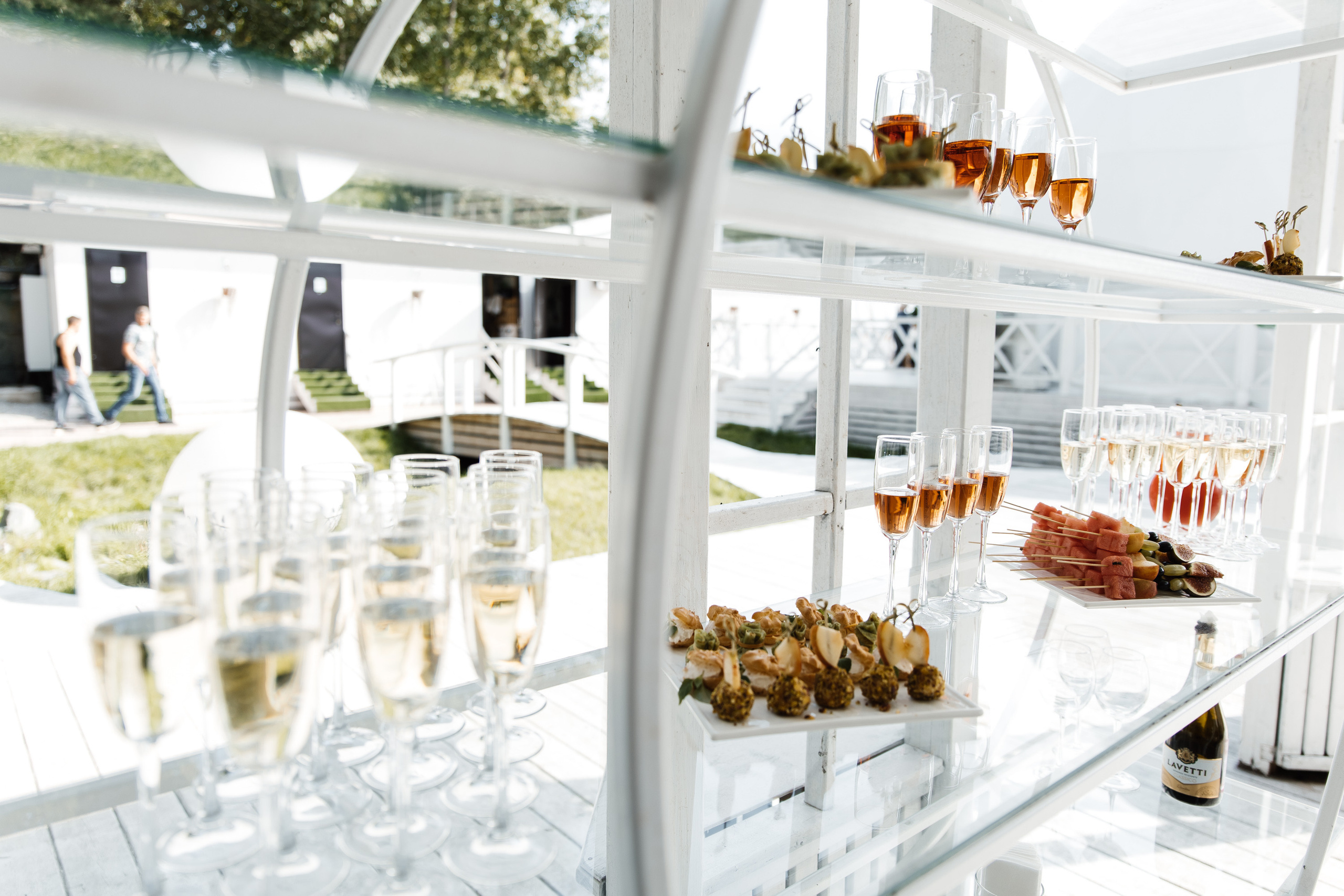 Свадьба в ХВОЕ. Свадебный  фотограф Новосибирск