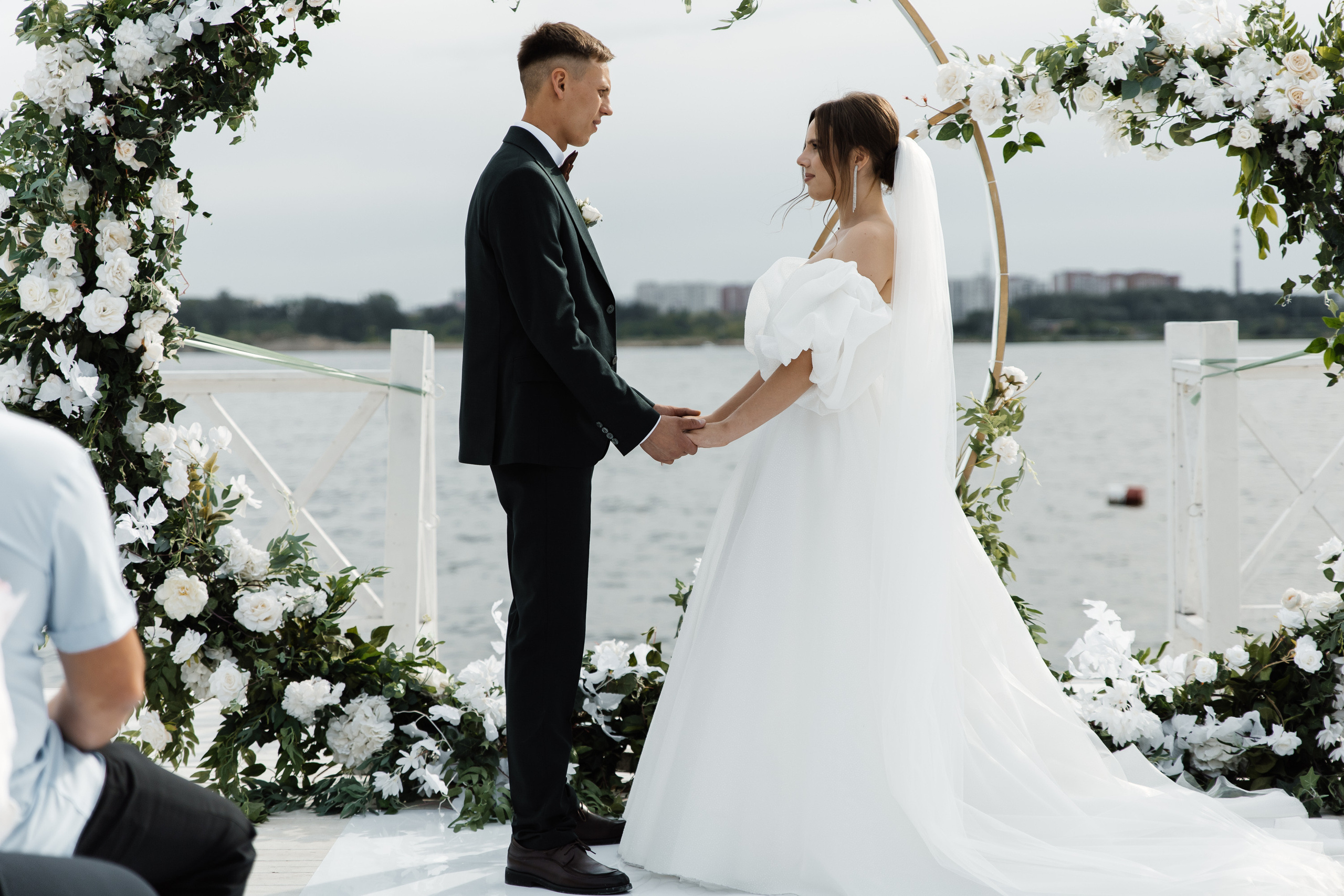 Свадьба в ХВОЕ. Свадебный  фотограф Новосибирск