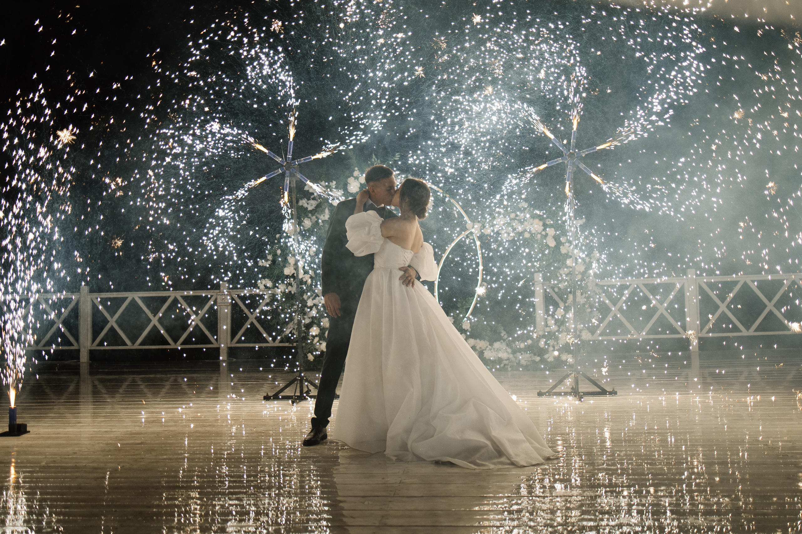 Свадьба в ХВОЕ. Свадебный  фотограф Новосибирск