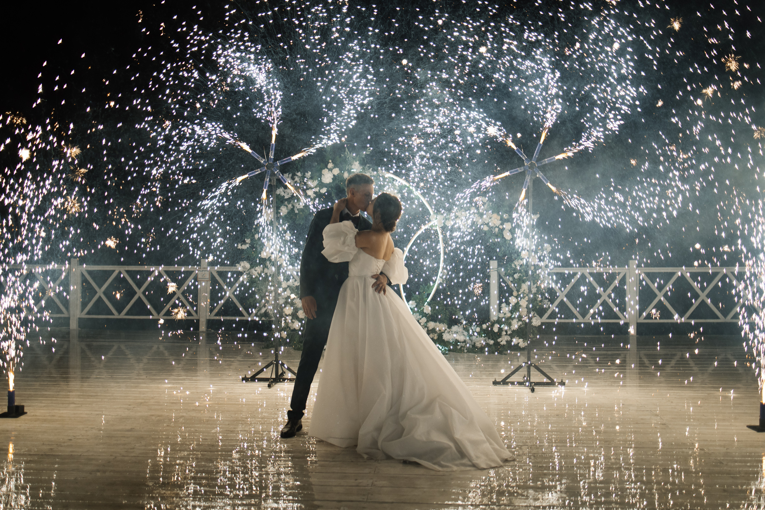 Свадьба в ХВОЕ. Свадебный  фотограф Новосибирск