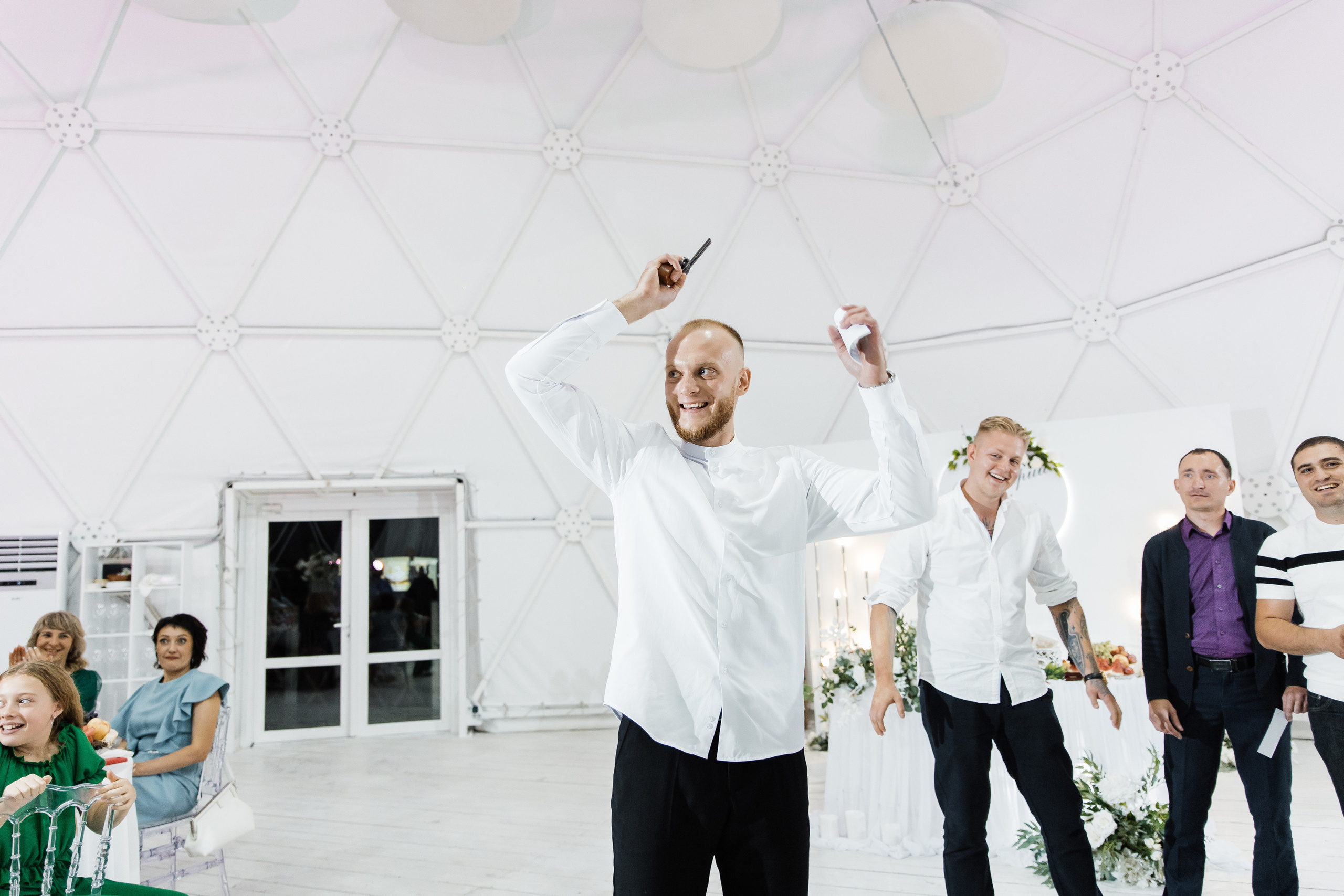 Свадьба в ХВОЕ. Свадебный  фотограф Новосибирск