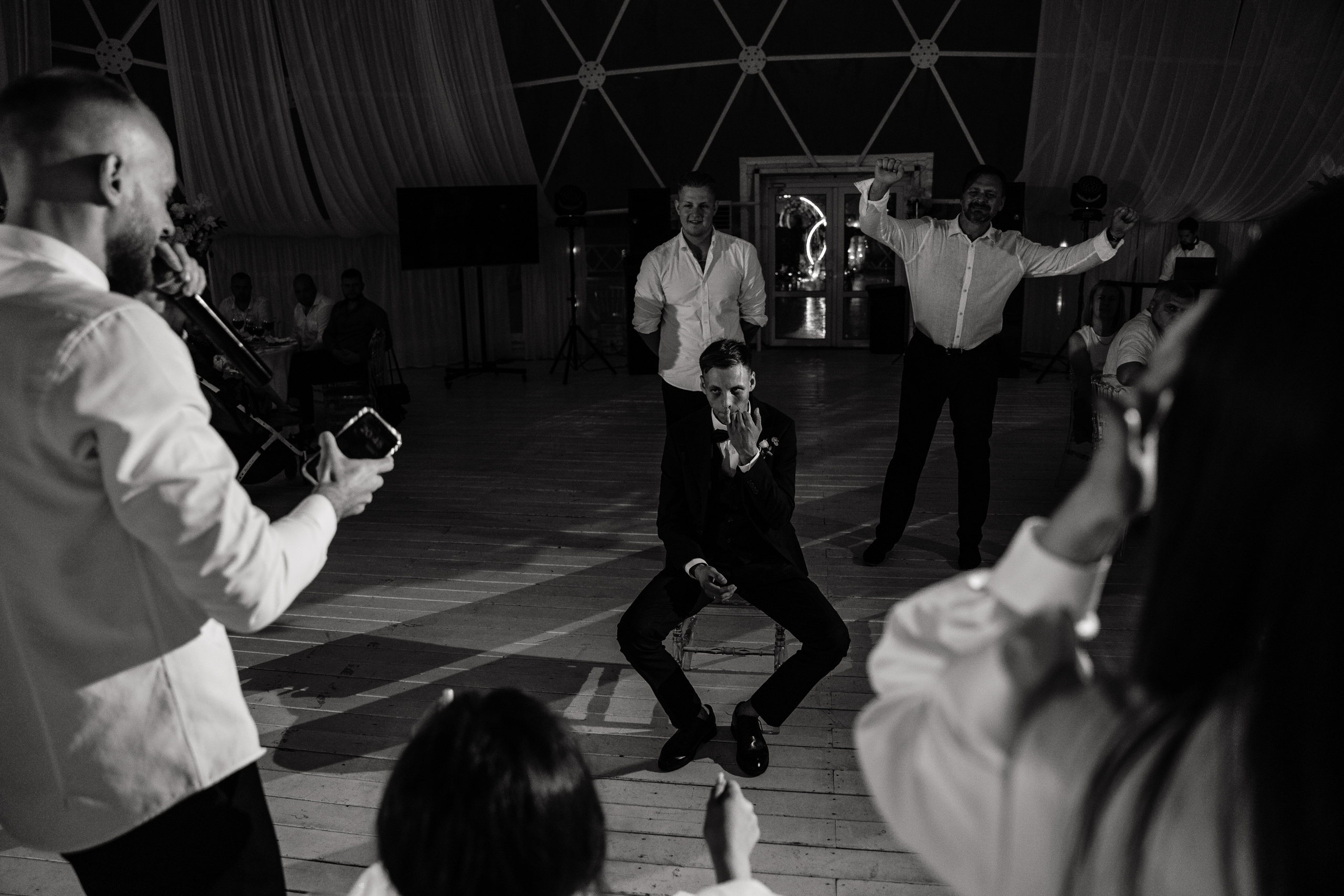 Свадьба в ХВОЕ. Свадебный  фотограф Новосибирск