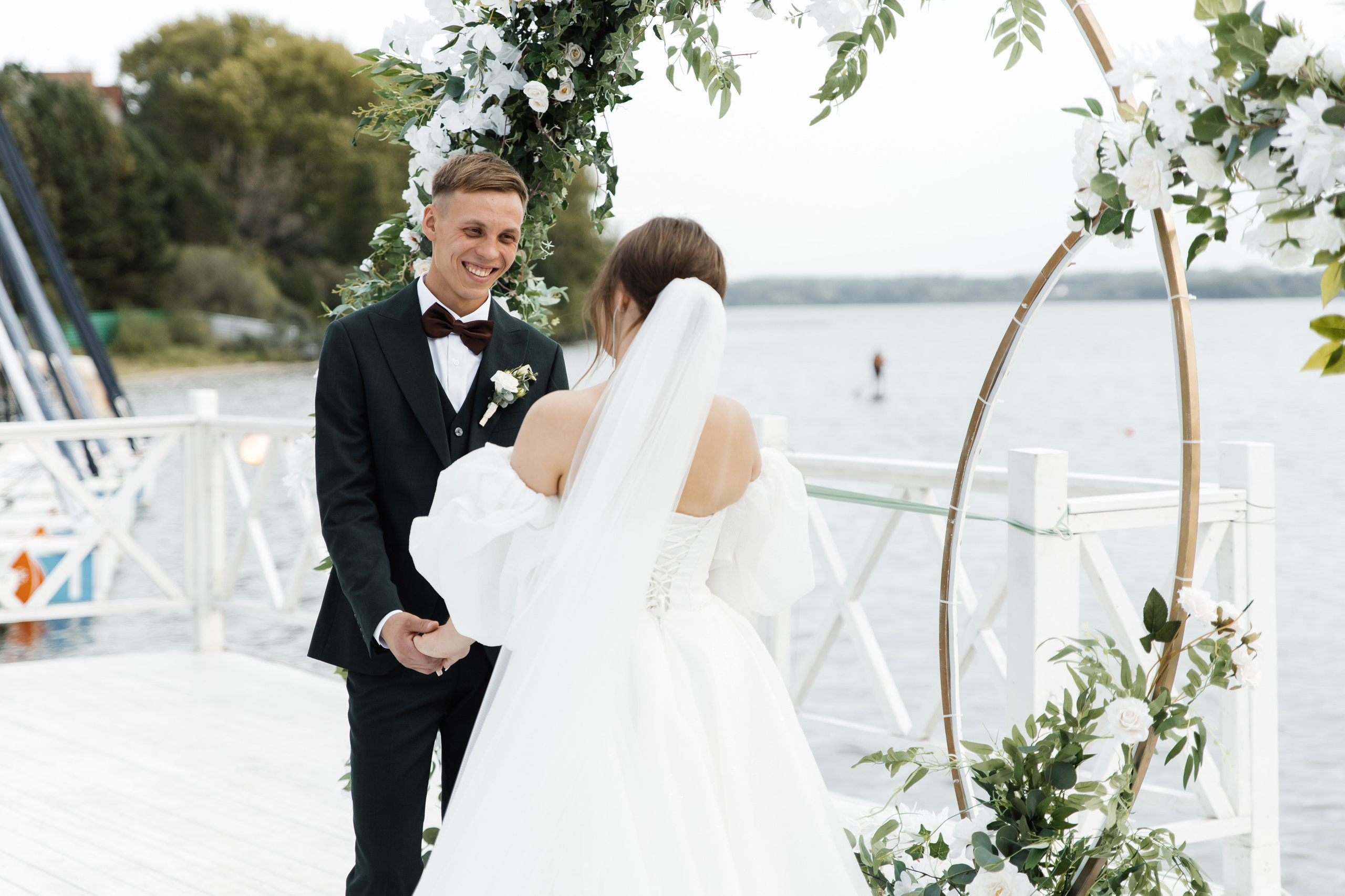 Свадьба в ХВОЕ. Свадебный  фотограф Новосибирск