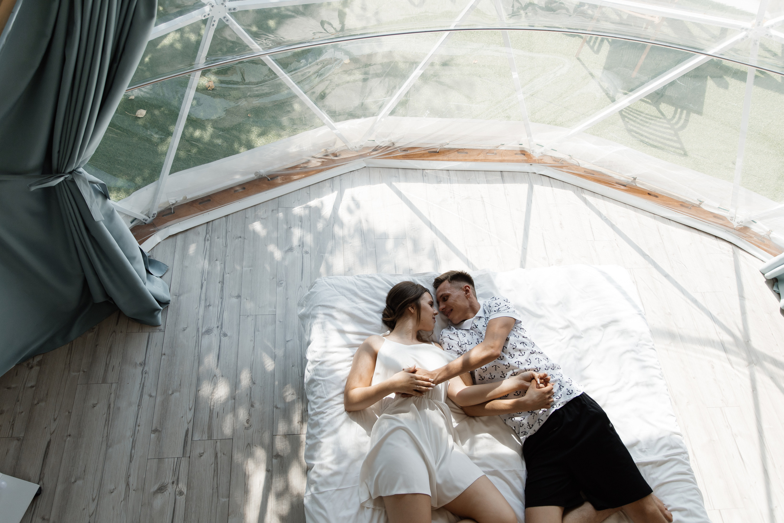 Свадьба в ХВОЕ. Свадебный  фотограф Новосибирск