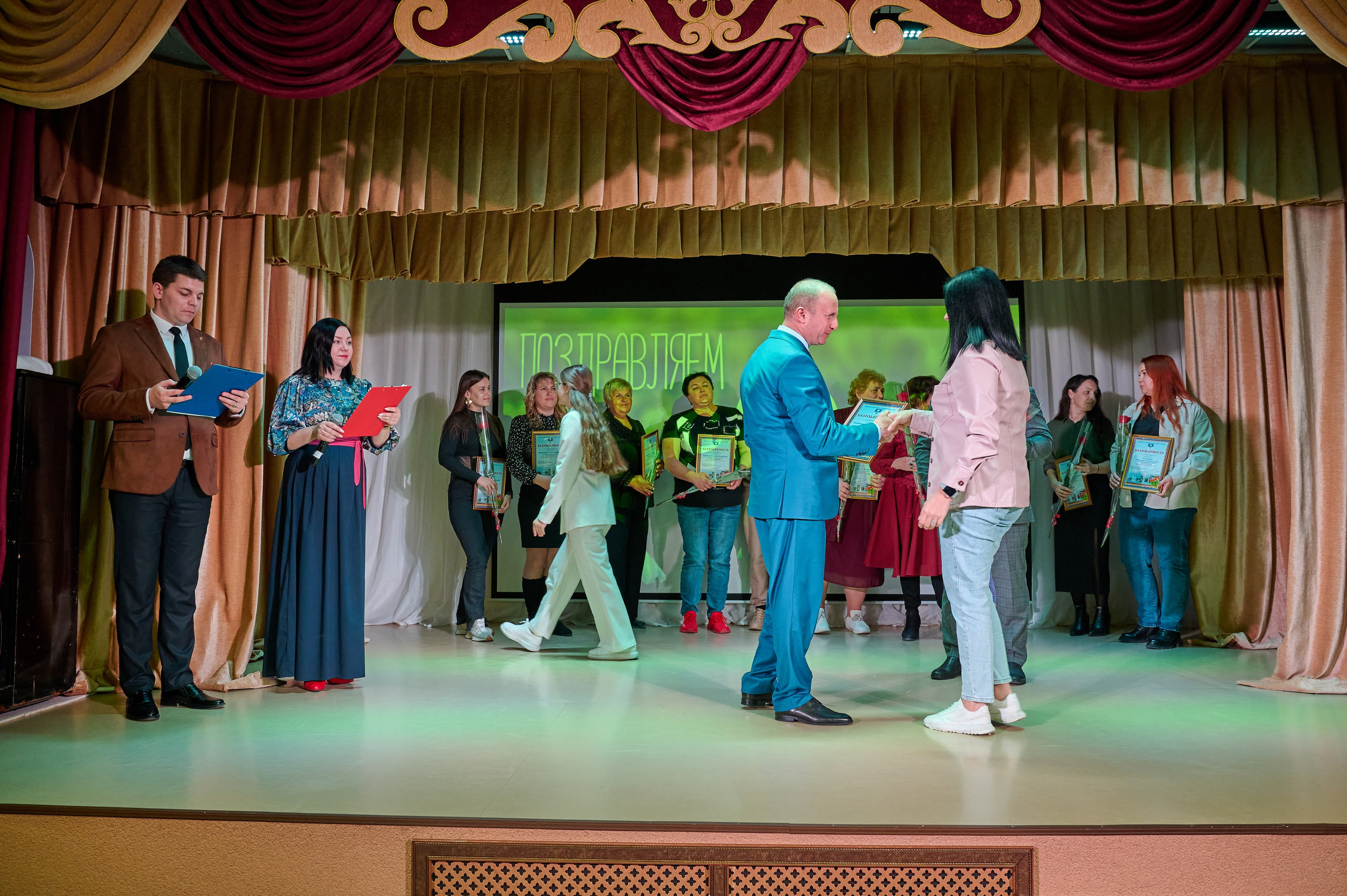 8 марта Виноградный. Жизнь курорта Кабардинка в фотографиях