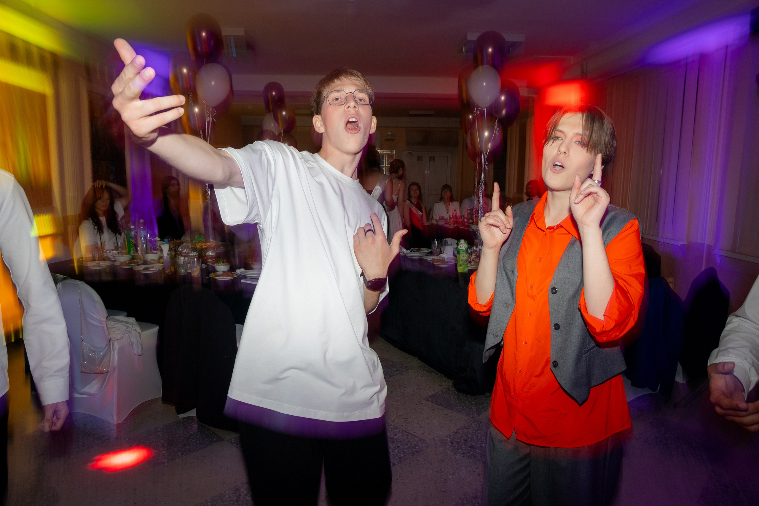 Школьный выпускной 2024 год в Соколе (Минск). Свадебный фотограф в Минске/Беларуси Сергей Спиридонов