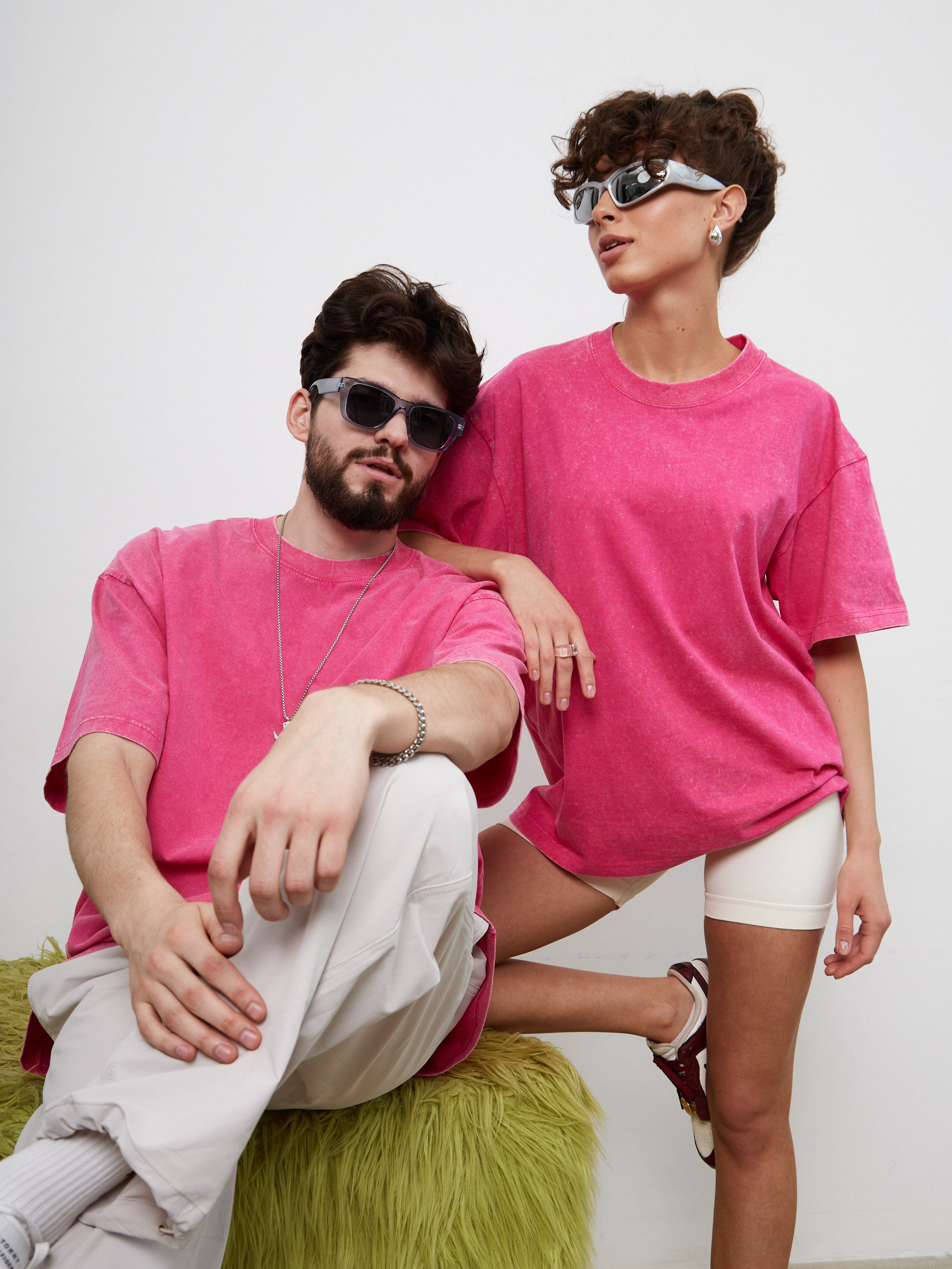 Фотосъемка футболок тай дай Екатеринбург Wildberries ВБ Ozon Озон фотосессия одежды Екб заказать цена фотосъемка товара WB варенки Екб. Фотограф Екатеринбург Анастасия Жерновская | Маркетплейсы и нейрофото