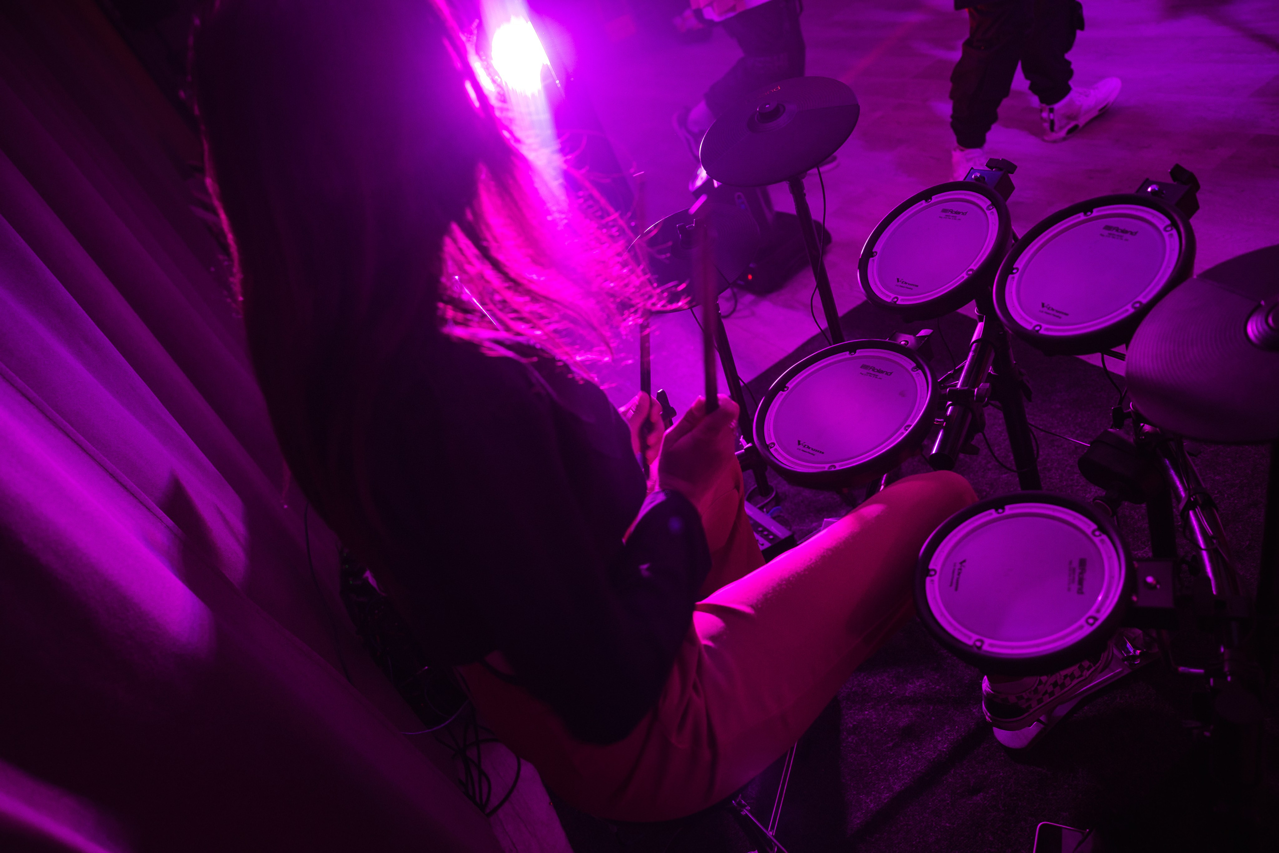 Яркая неоновая свадебная фотосессия в «Нет на карте». Свадебный и семейный фотограф в Самаре и Тольятти | Елена Топанцева