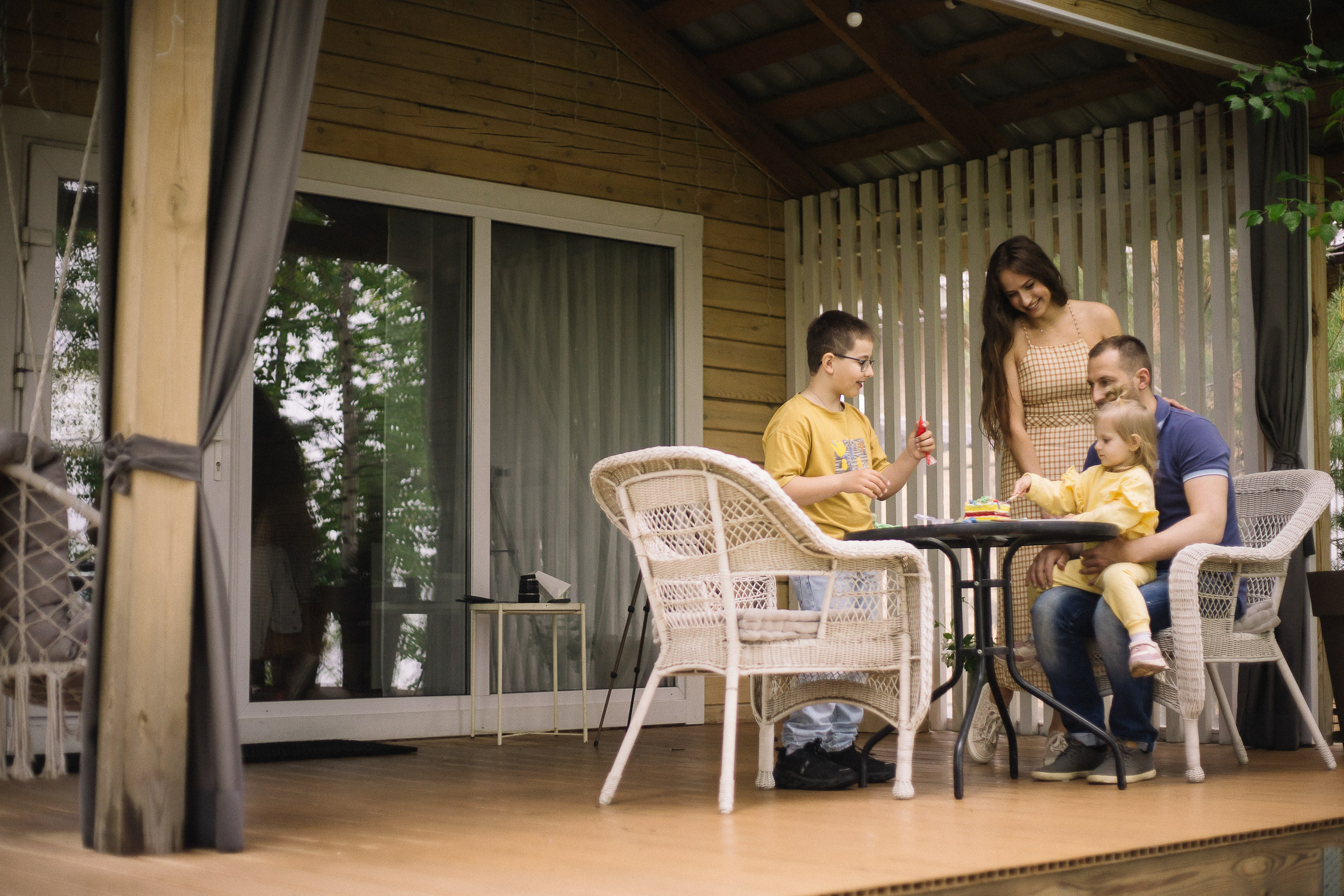Семейное утро в загородном доме. Семейный фотограф в Томске Максимова Екатерина