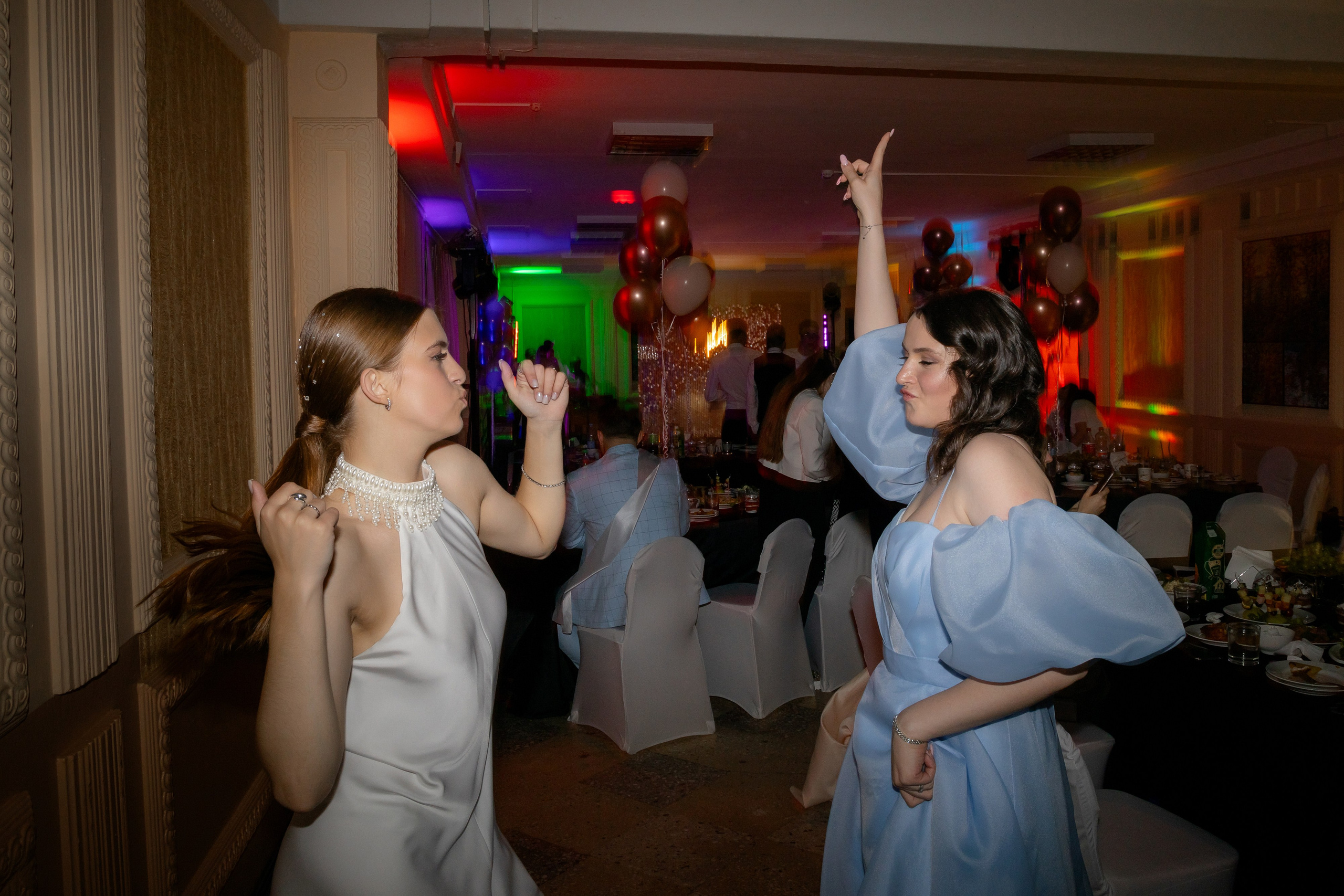 Школьный выпускной 2024 год в Соколе (Минск). Свадебный фотограф в Минске/Беларуси Сергей Спиридонов