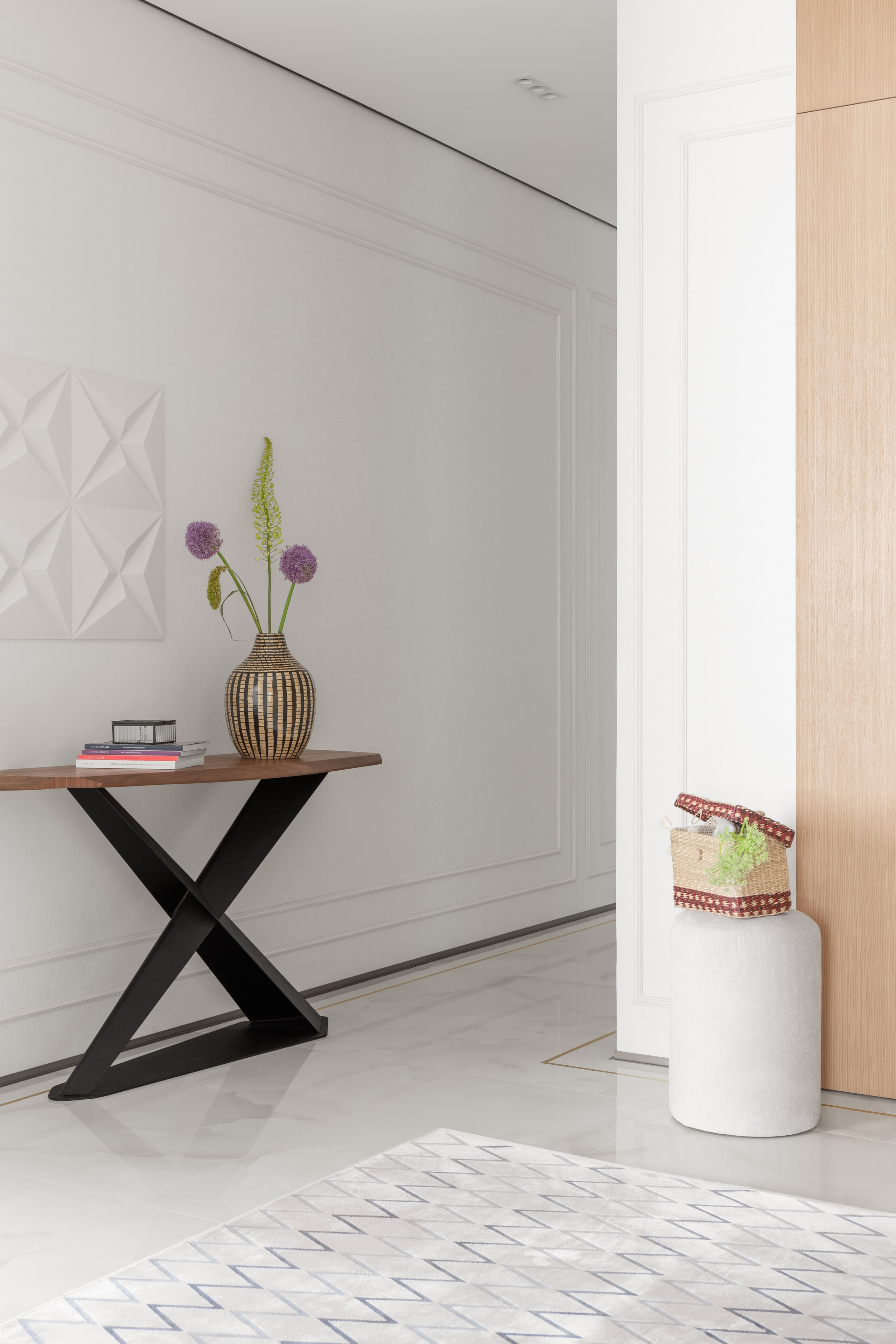 Динара Сембаева — Europe City. Roman Yakunin — interior photographer in Almaty, Kazakhstan