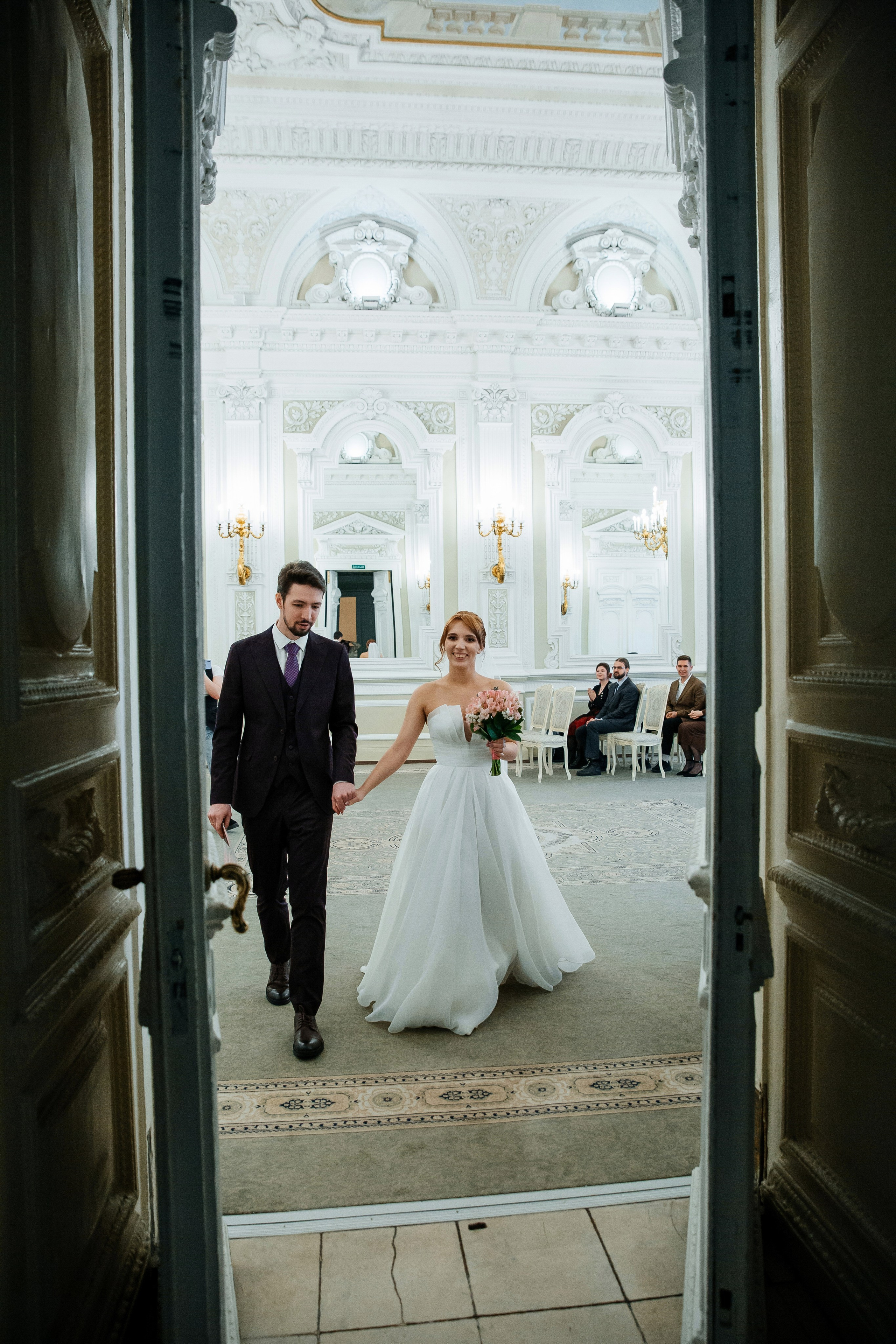 Первый ЗАГС и Фотосессия на Витебском в апреле. Свадебный фотограф в Санкт-Петербурге Вика Стукачева