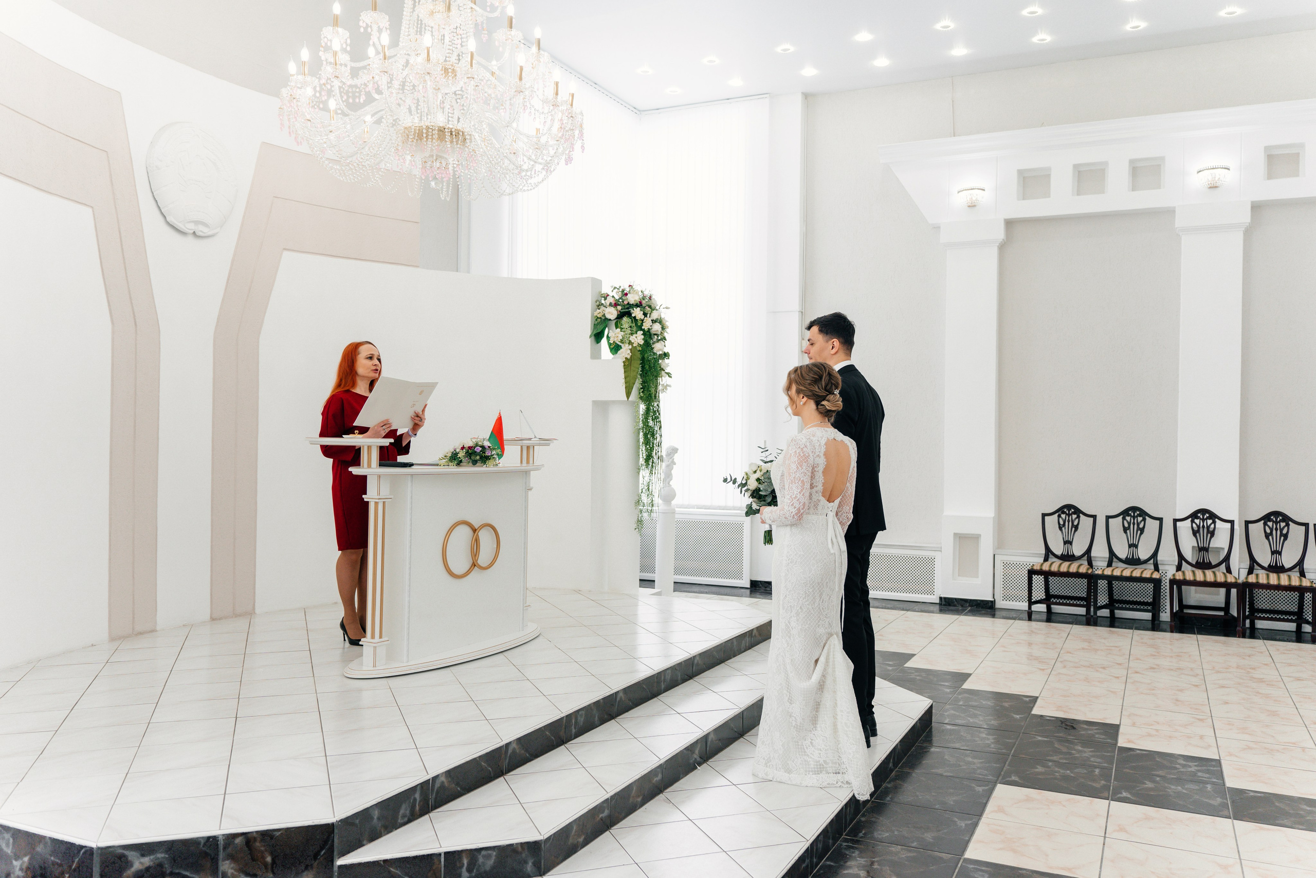 ЗАГС Октябрьского района (большой зал). Ваш семейный фотограф в Минске — Вика Трегубова