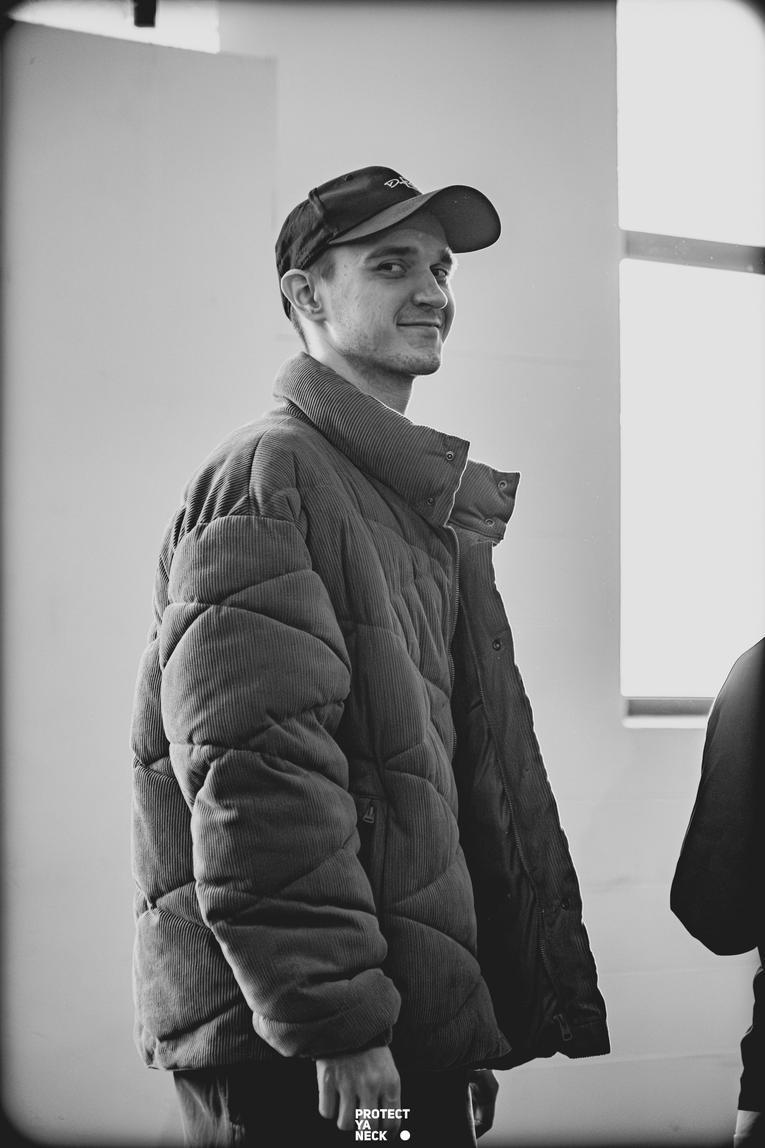 PROTECT YA NECK 22/03 (@youlovebu). Соня бу тебя сфоткала