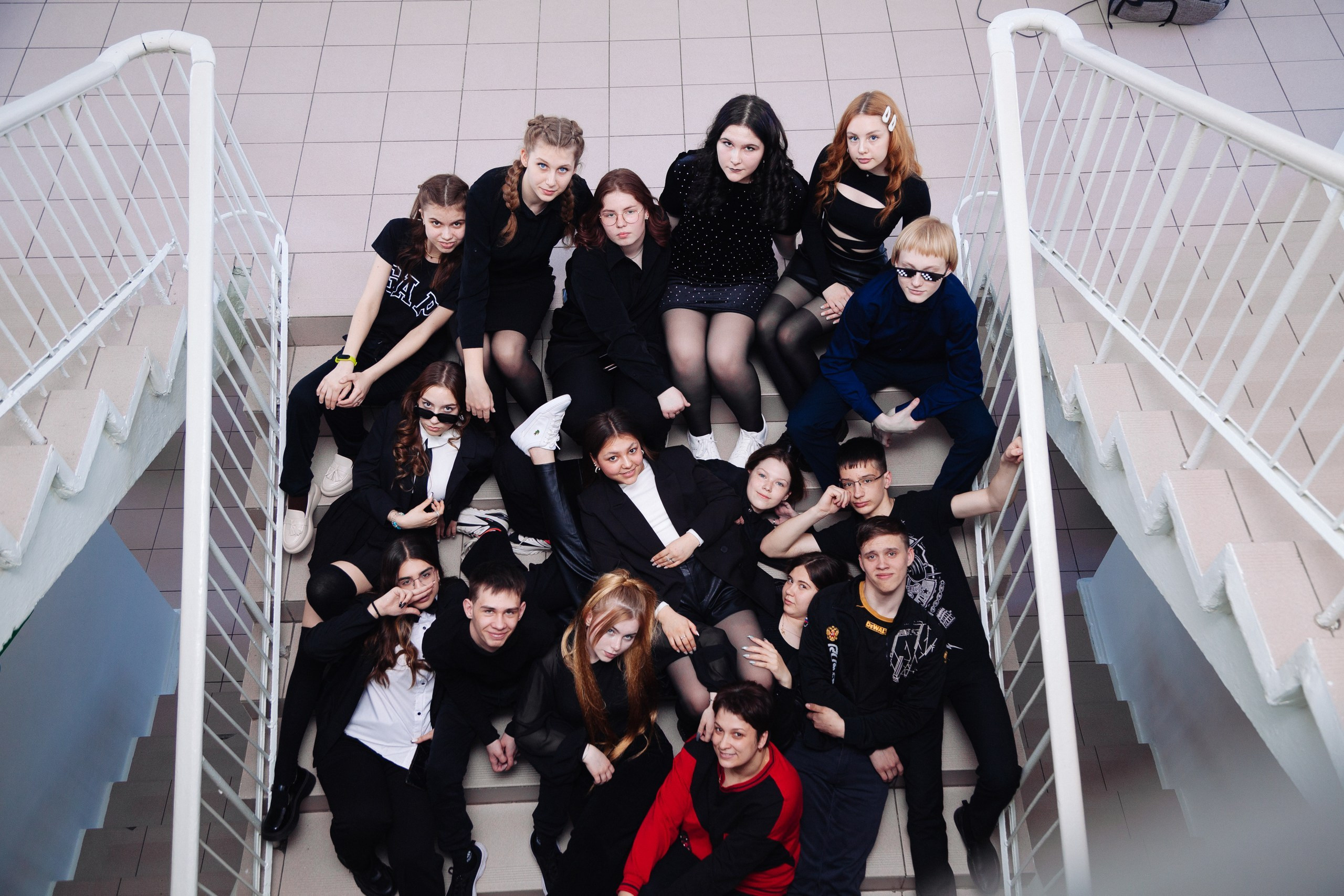 МБОУ СОШ № 1 9Б 2023. Фотограф Нечипоренко Иван