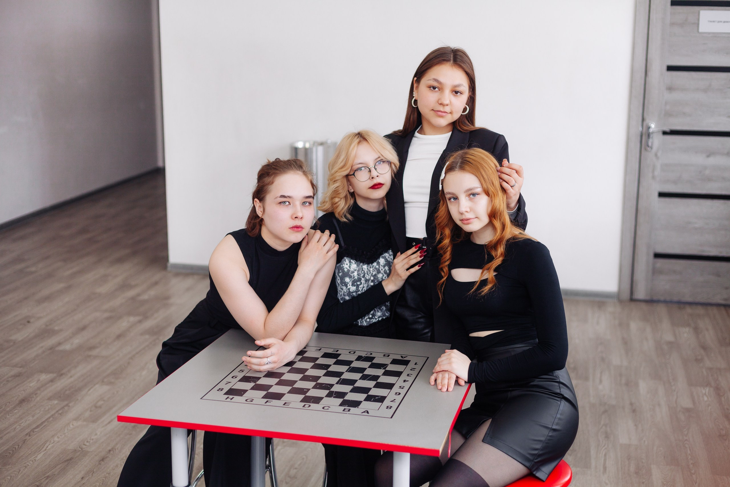 МБОУ СОШ № 1 9Б 2023. Фотограф Нечипоренко Иван