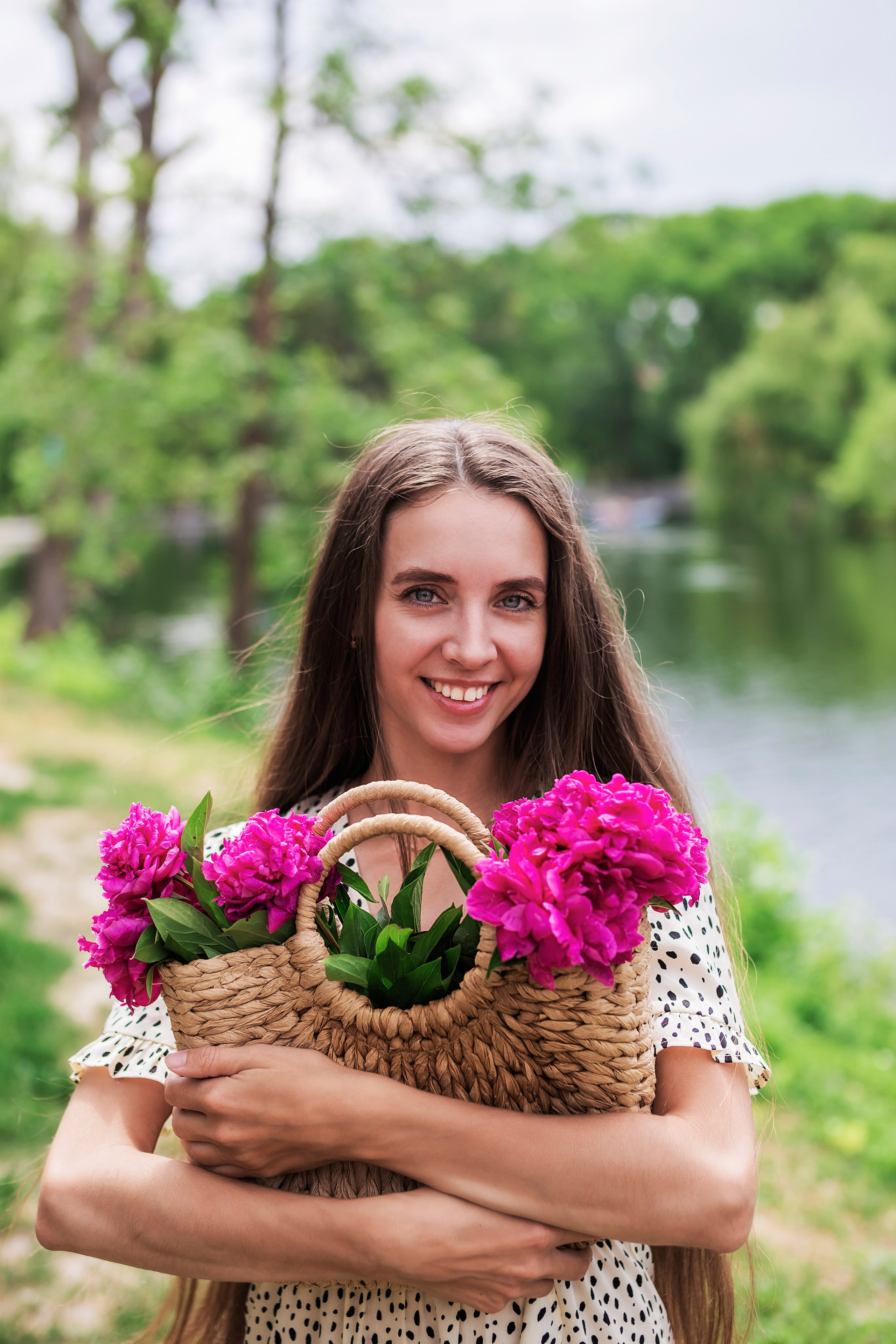 Фотосессия с пионами. Семейный фотограф в Саратове