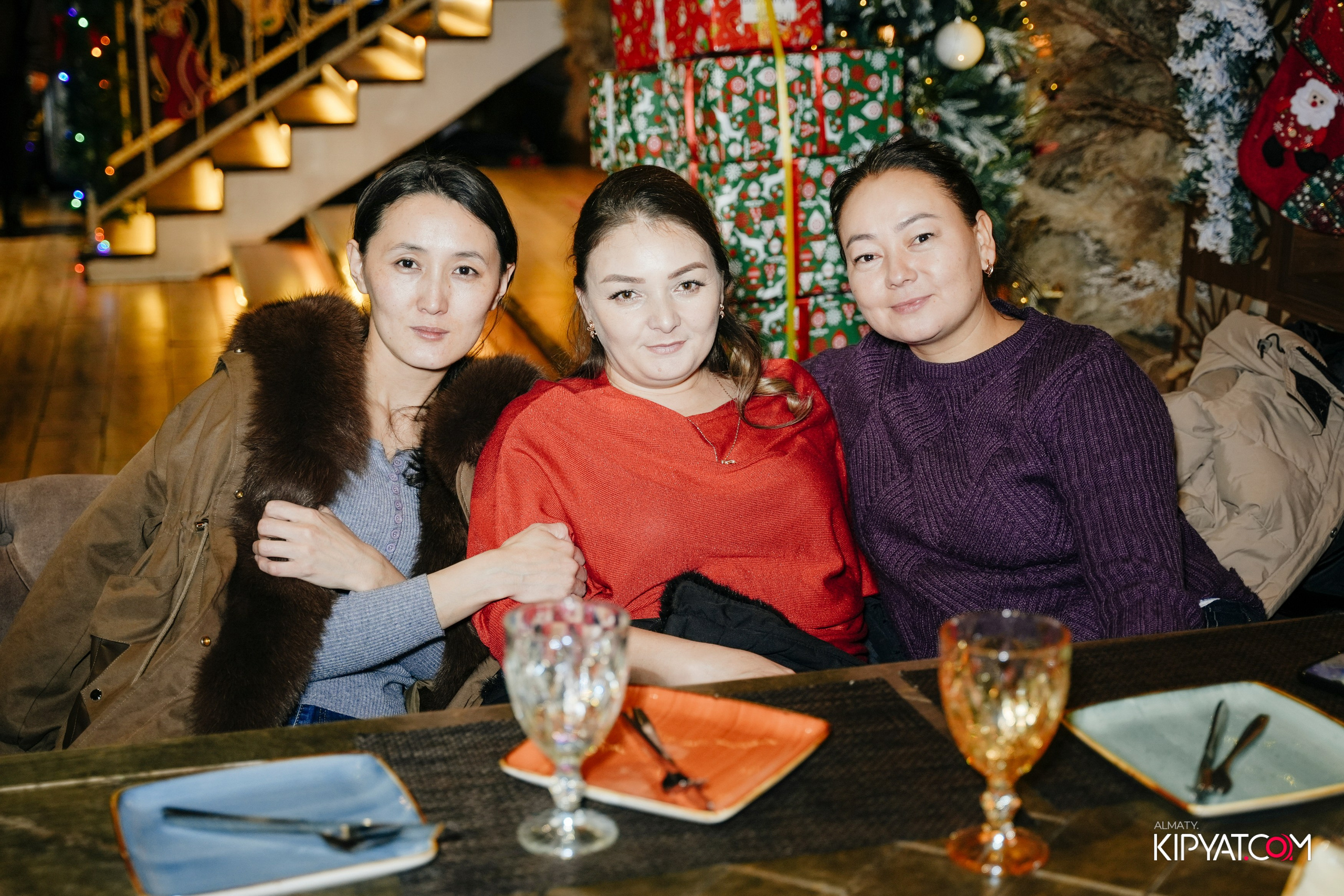 КАФЕ ЖАСМИН НА ЯССАУИ. КИПЯТКОМ АЛМАТЫ! Фотосъемка мероприятий в Алматы