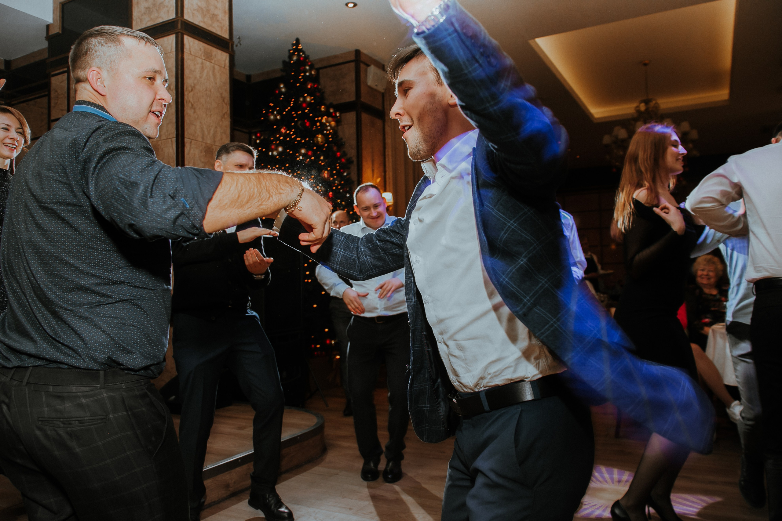 Съемка выездной регистрации в отеле. Свадебный и репортажный фотограф в Ярославле и Санкт-Петербурге Роман Микрюков