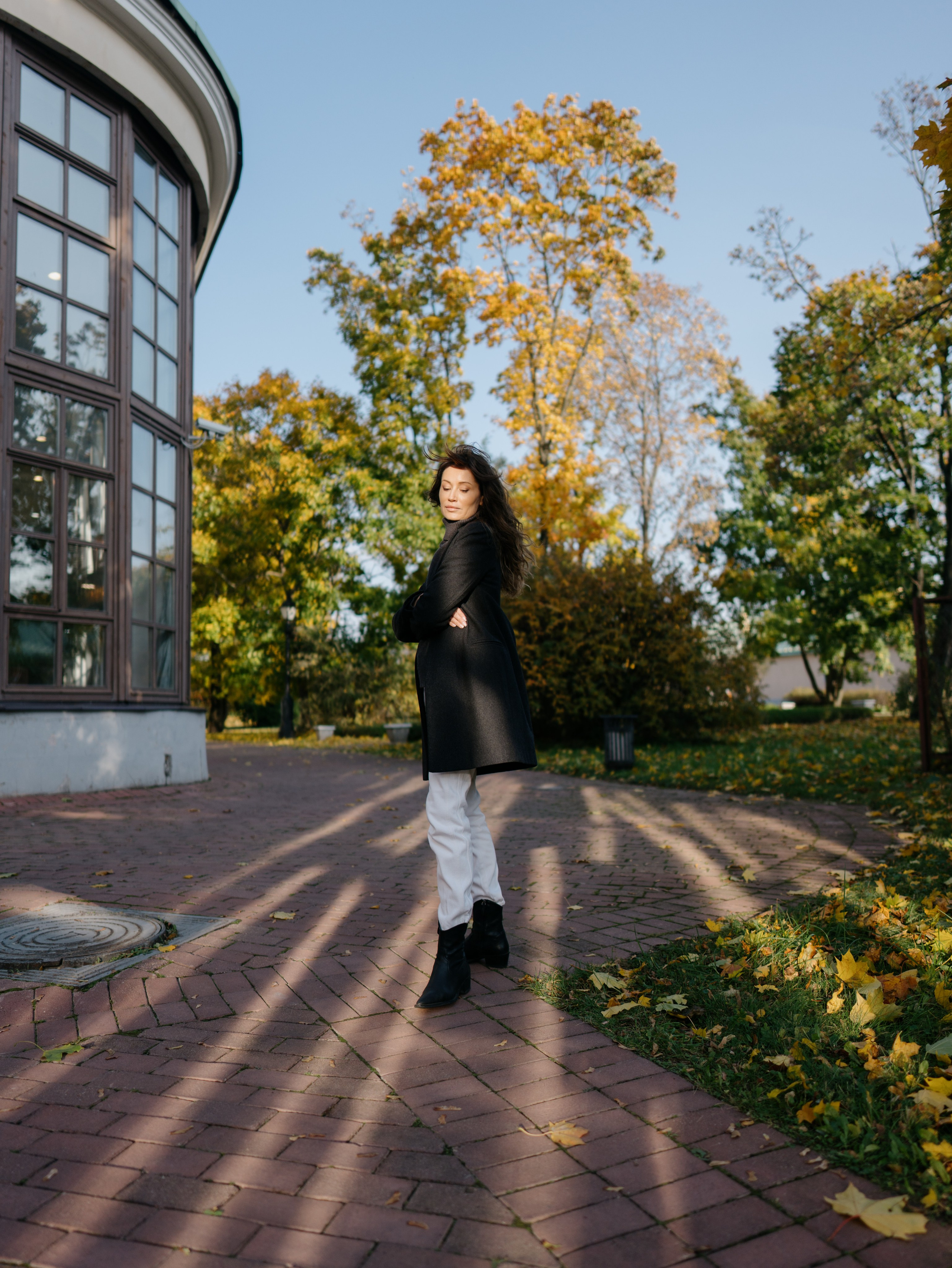 Портрет на фоне осени