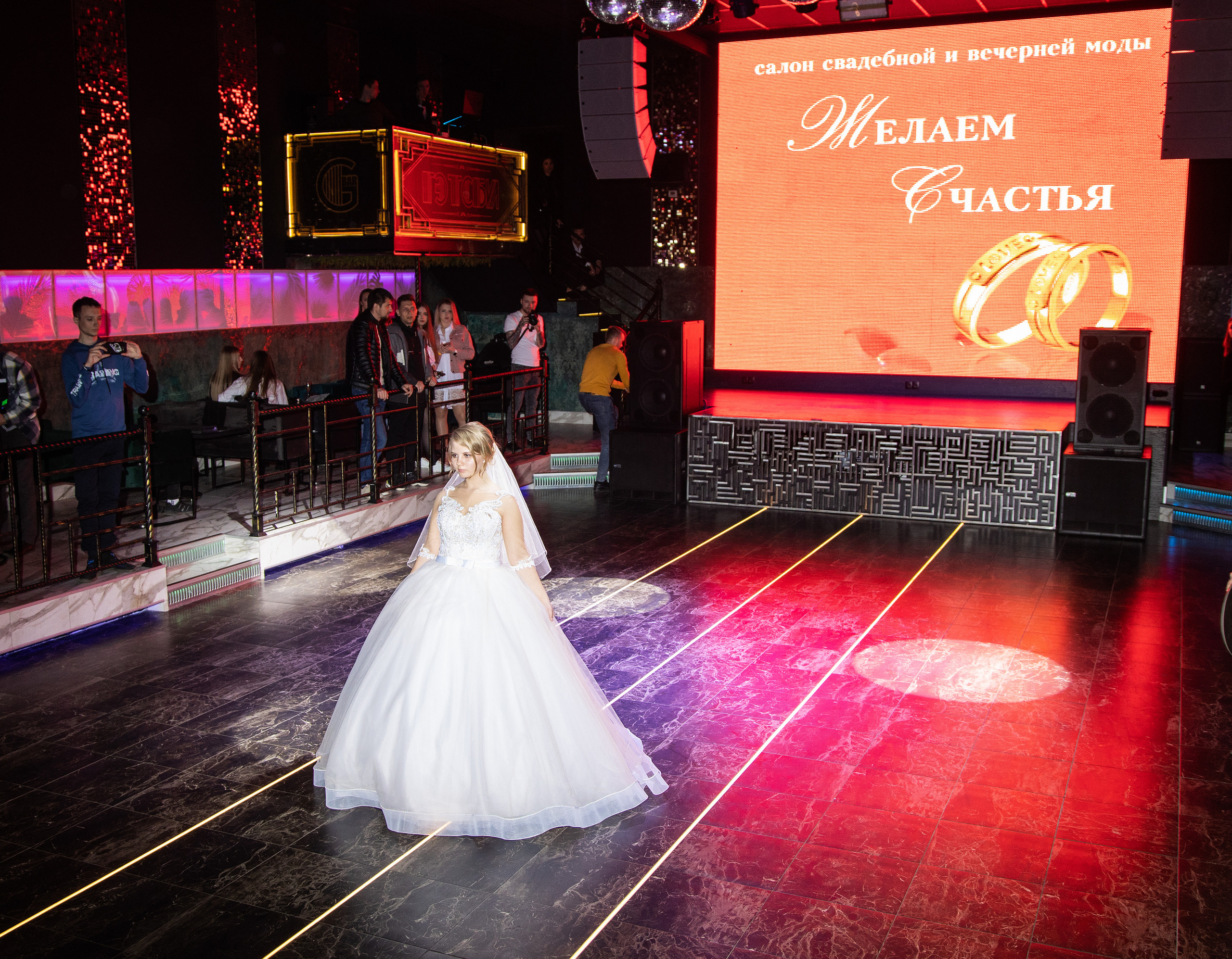 Репортаж. Фотограф Петров Александр Свадьбы, Съемка в студии, Выпускные альбомы г. Балашов