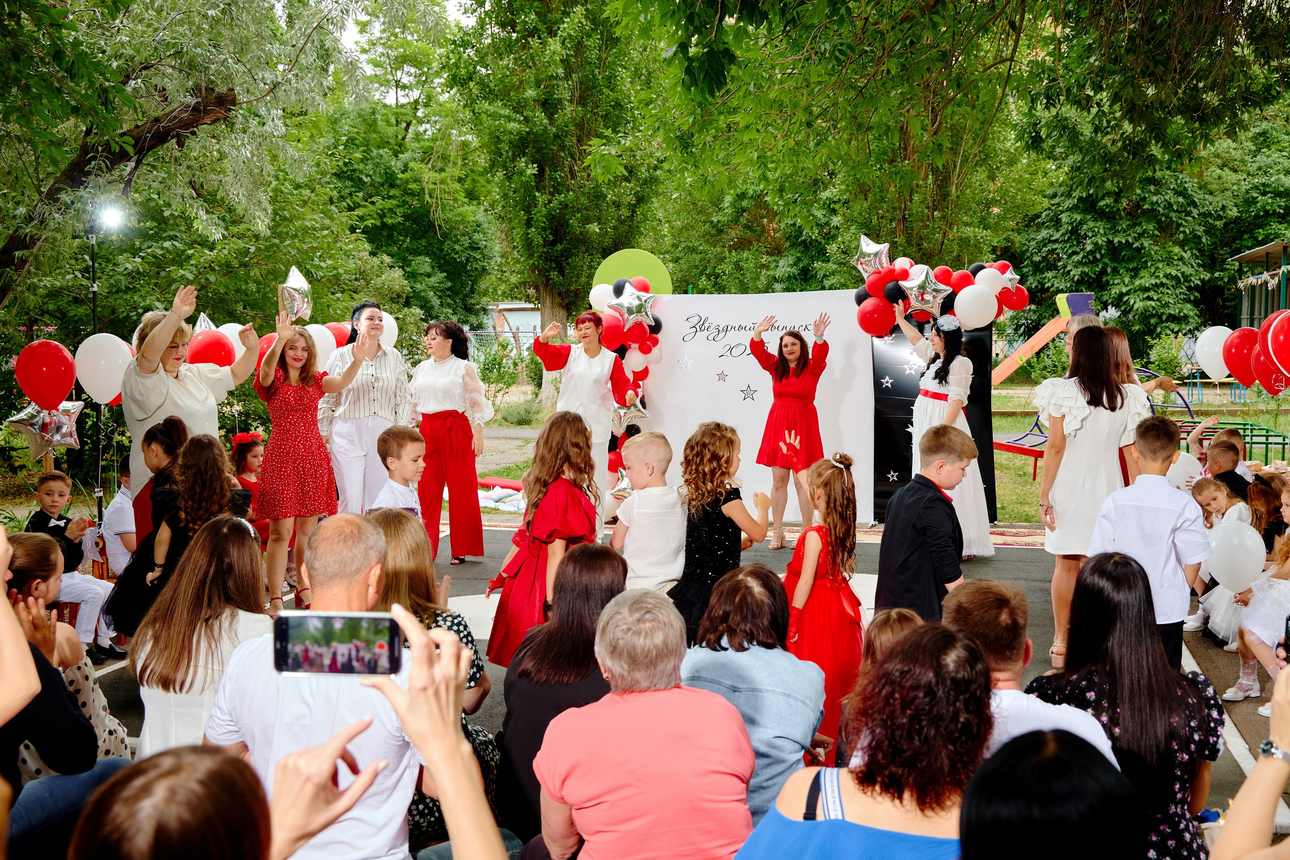 Выпускной 45 сад. Фотограф Выпускные альбомы Таганрог Сергей Коробченко