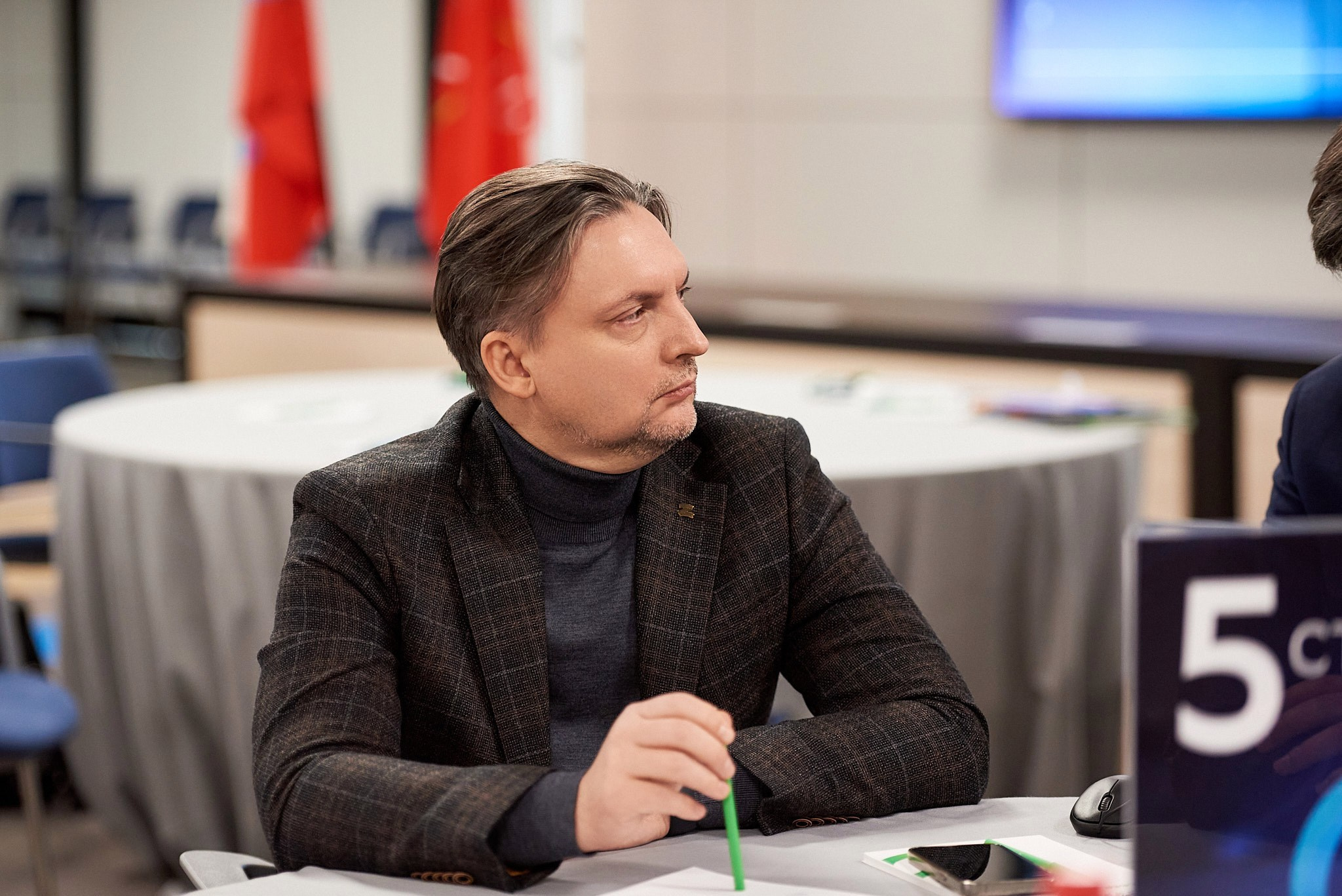 Дизайн-сессия ИИ трансформации Санкт-Петербурга. Иван Ступа, репортажный фотограф в Санкт-Петербурге и Ленинградской области