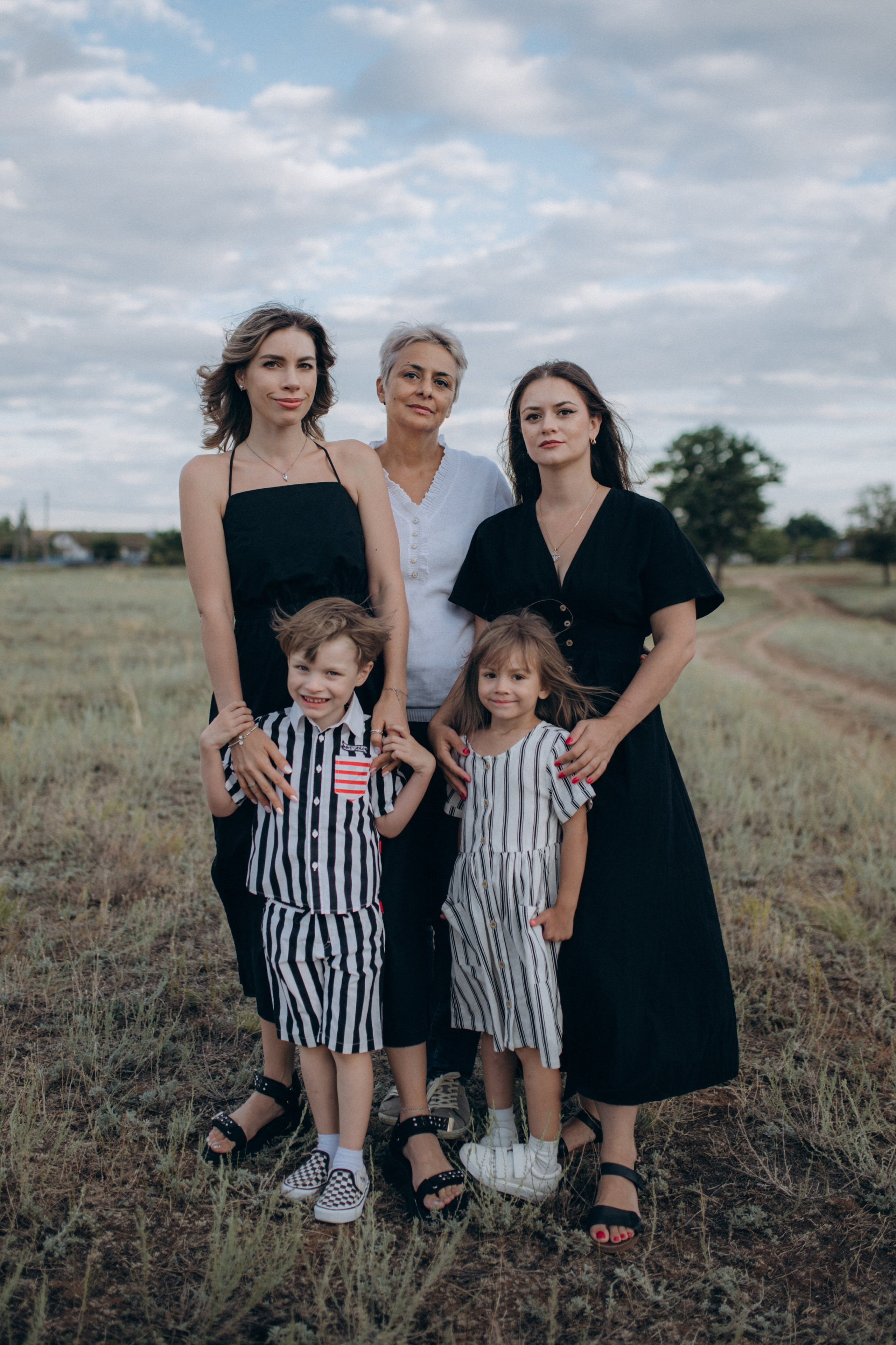 Наташа, Степа, Василиса, Лера. Www.ostermiller.ru