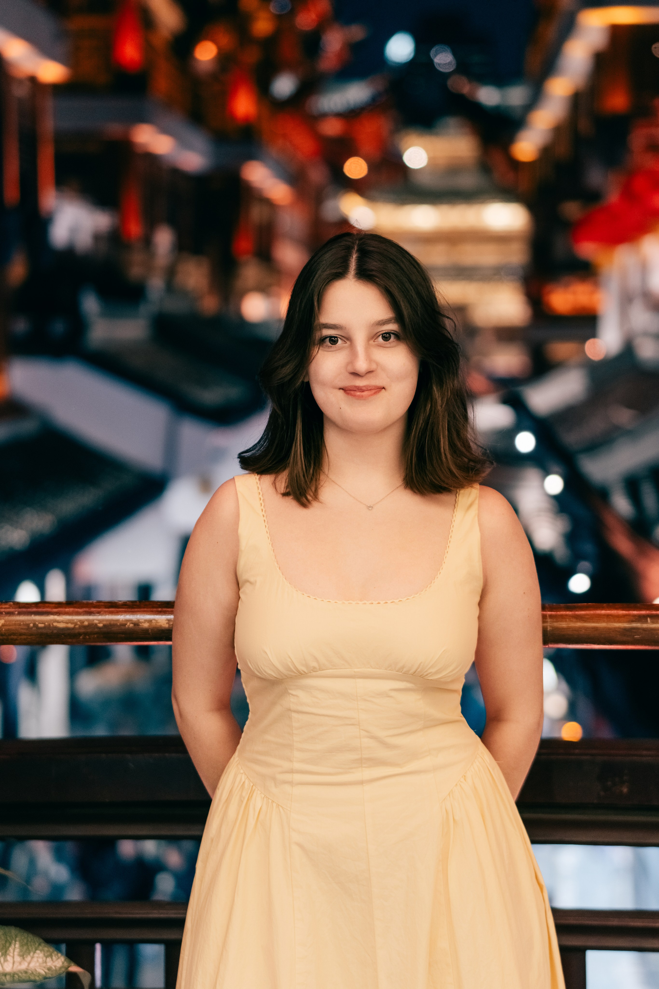 Evening Family Photo Session at Yuyuan Bazaar in Shanghai