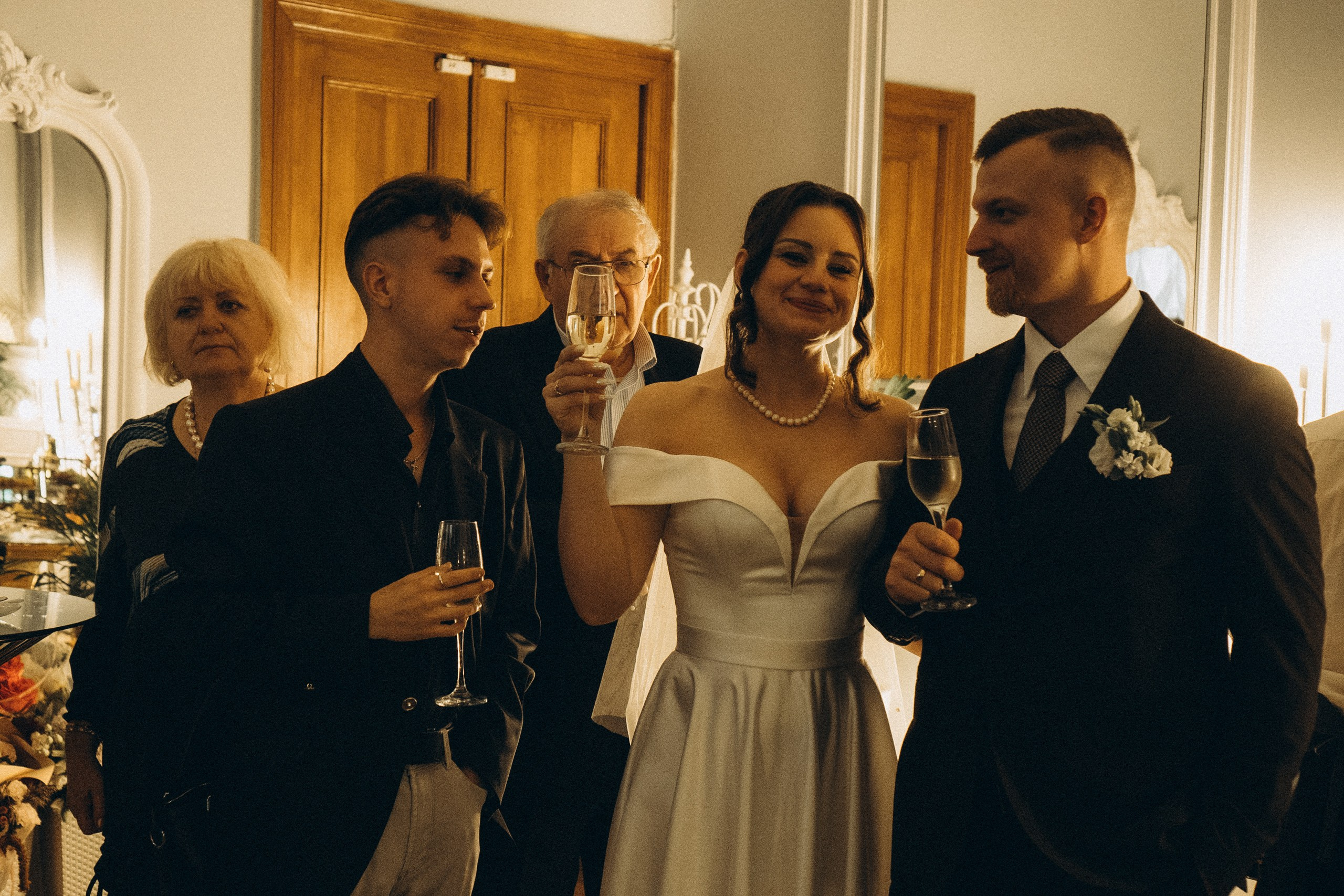 СЬЕМКА РЕПОРТАЖ В ЗАГСЕ (2 ДВОРЕЦ). Профессиональный фотограф, Санкт-Петербург — Виктория Богомолова