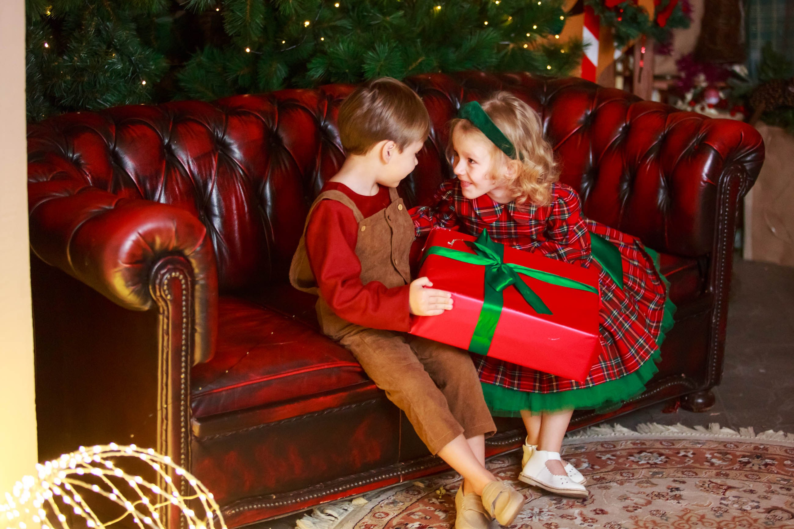 Новогодние малыши Анечка и Лёва. Семейный и детский фотограф в Москве Мария Быкова