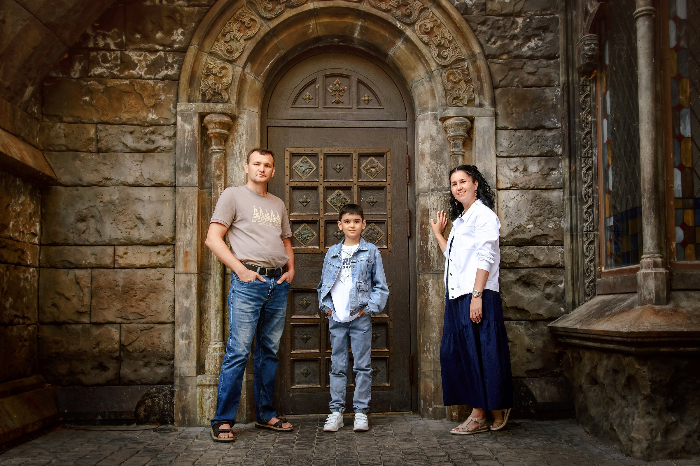 Семейная фотосессия у Замка Гарибальди. Фотограф Оксана Сафонова г. Тольятти