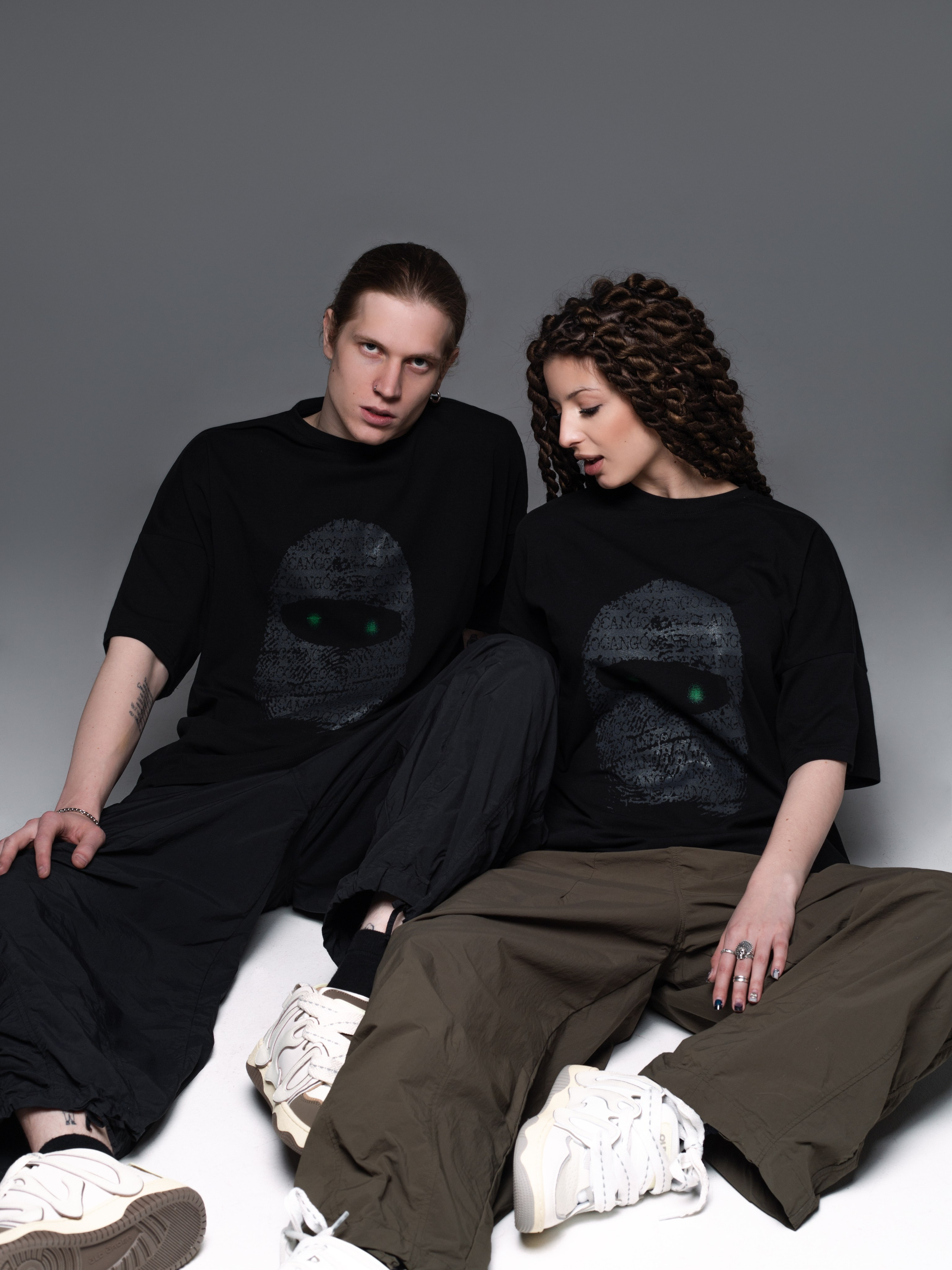 КАТАЛОГ | серый фон. RUNA production — стильные съемки для брендов