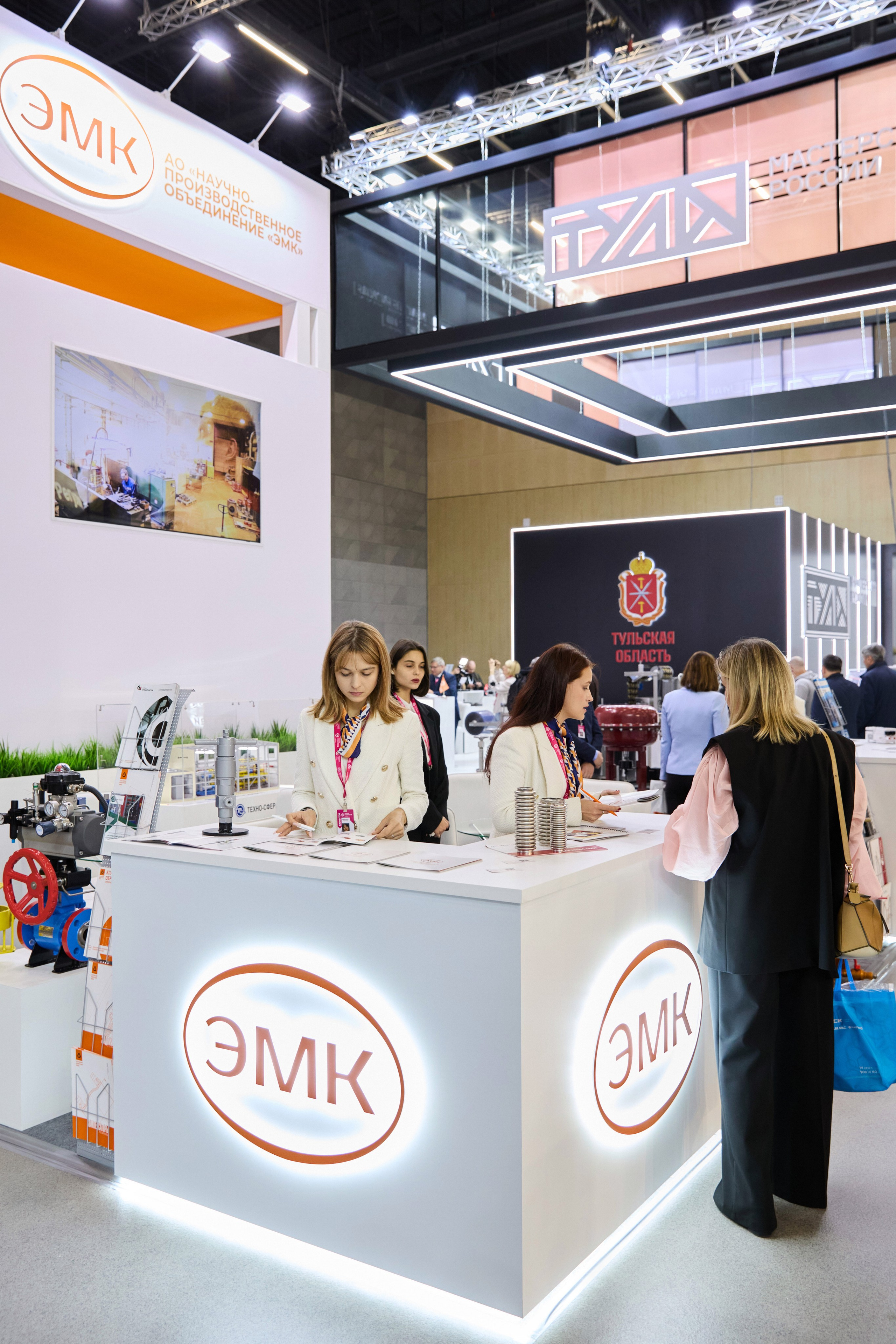 Выставка. Свадебная, репортажная фотосъемка и видеосъемка в Минске. Илья и Юлия Ширмановы. Фотограф | Видеограф | Минск