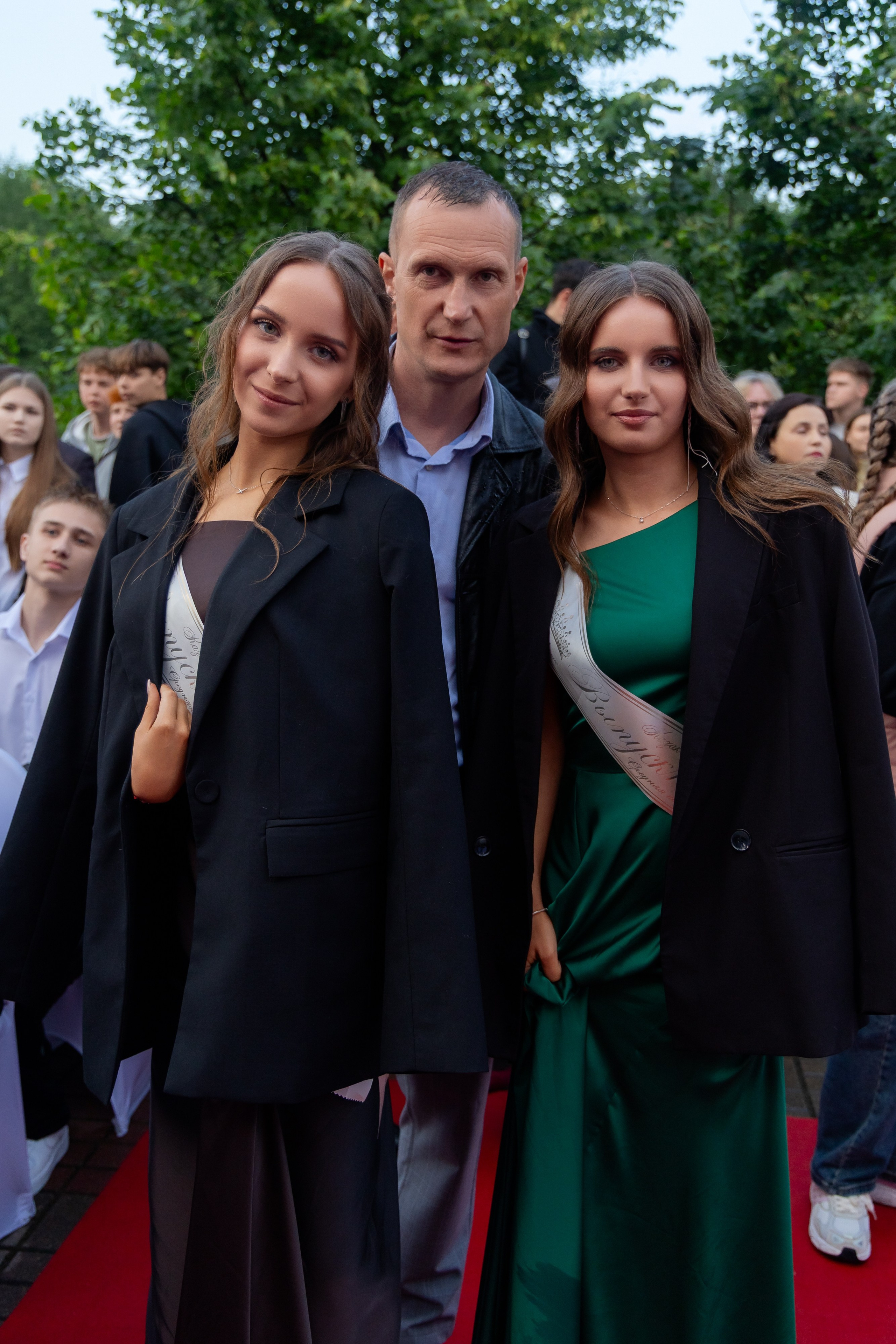 Школьный выпускной 2025 год в Минске, Беларуси. Свадебный фотограф в Минске/Беларуси Сергей Спиридонов