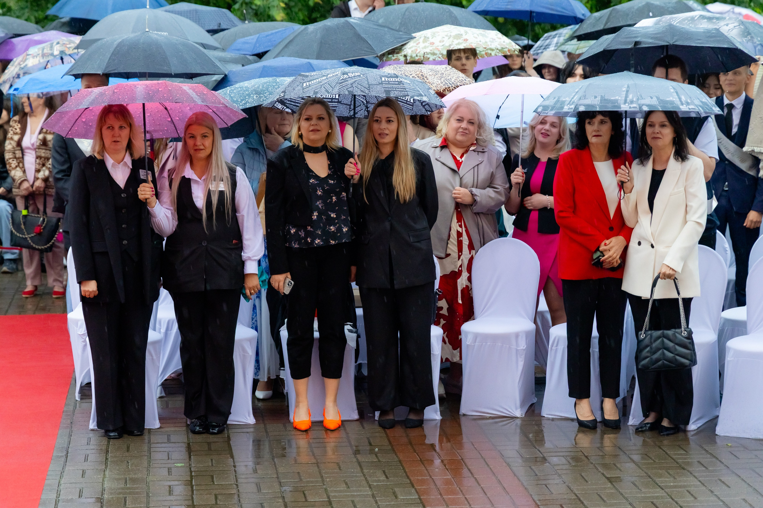 Школьный выпускной 2025 год в Минске, Беларуси. Свадебный фотограф в Минске/Беларуси Сергей Спиридонов