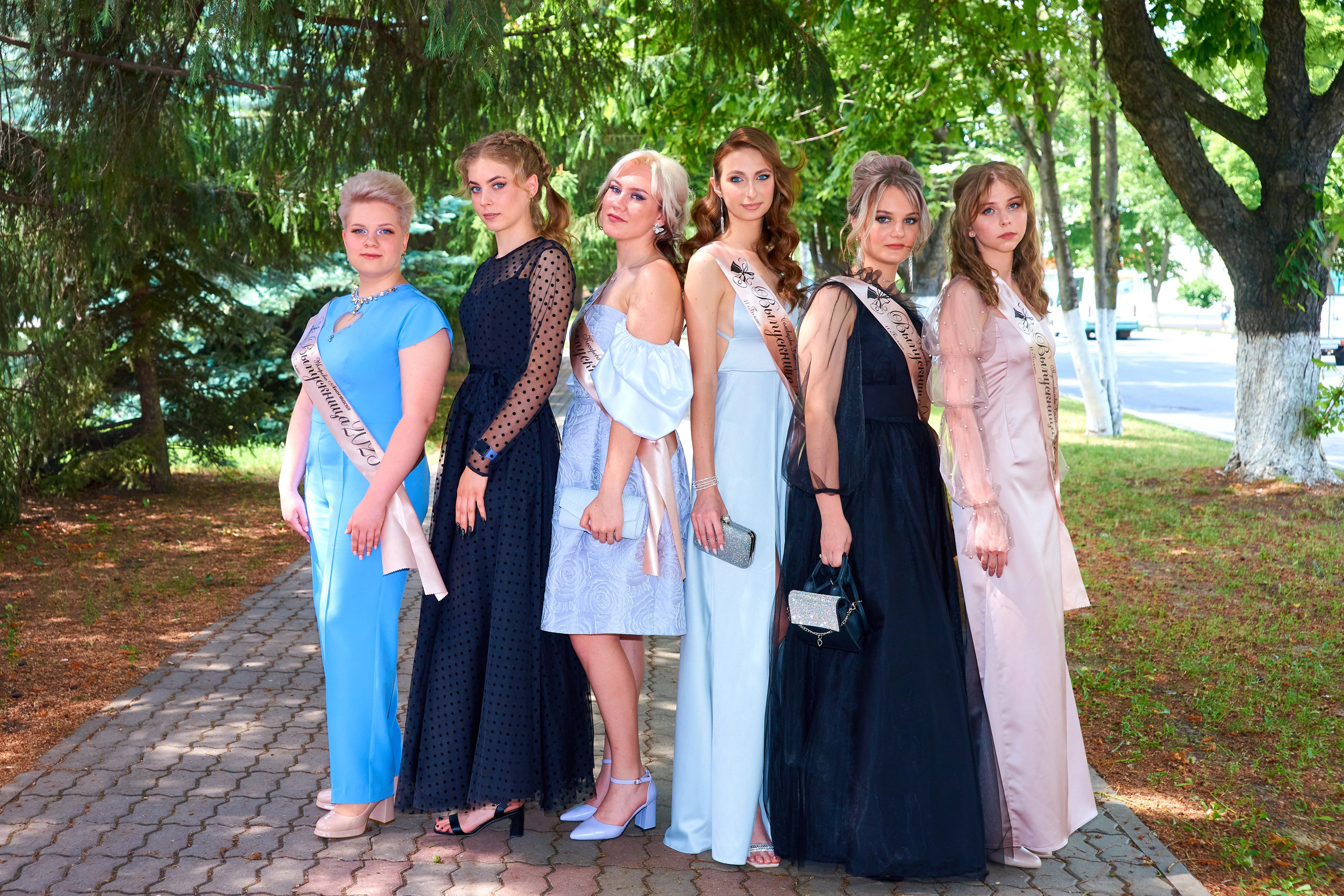 Вручение аттестатов 2023. 11 класс. Childrenfoto.ru