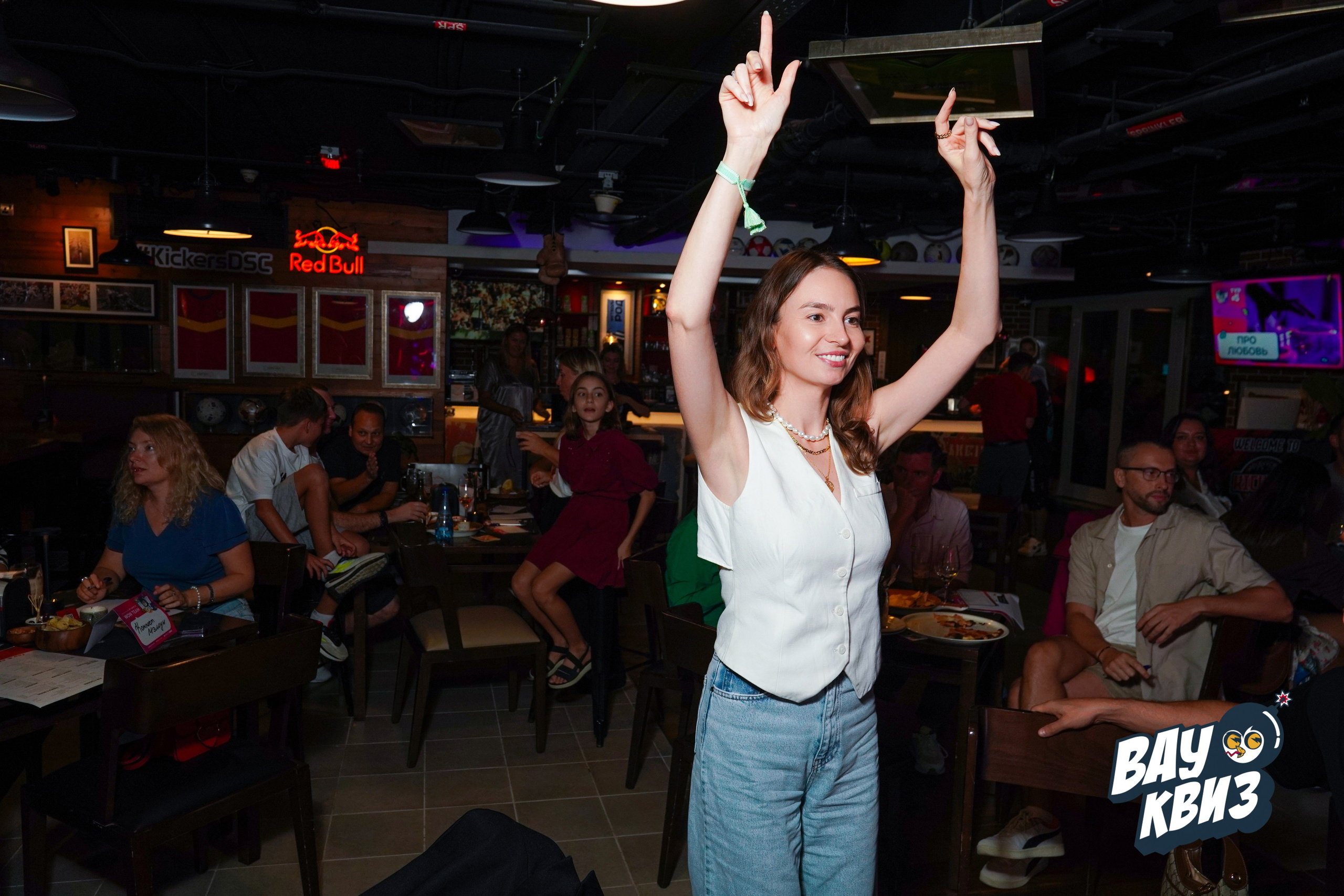 WOW QUIZ DUBAI. Фото | Видео Контент Мишель Ватаманюк