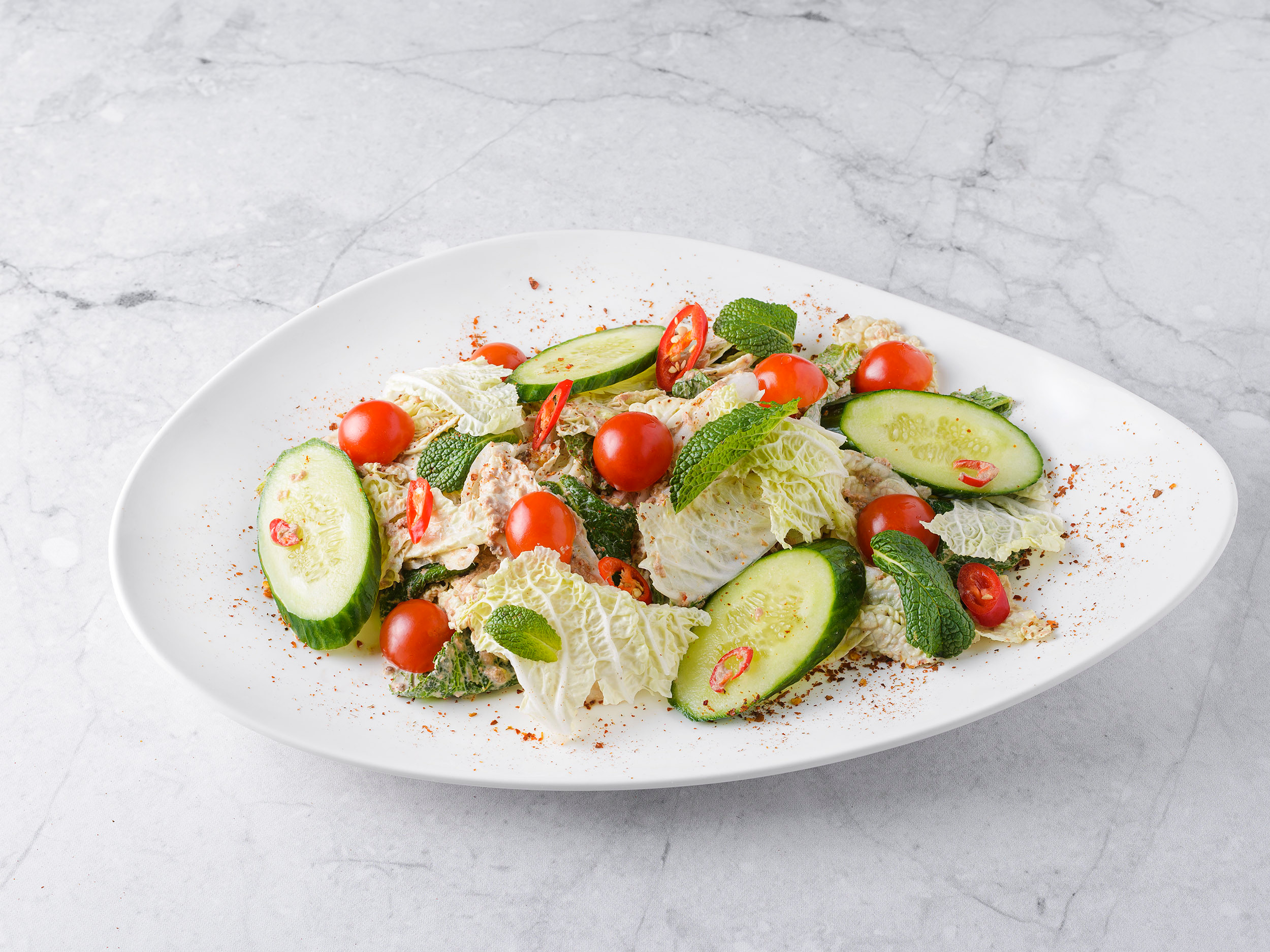 Салат с огурцами