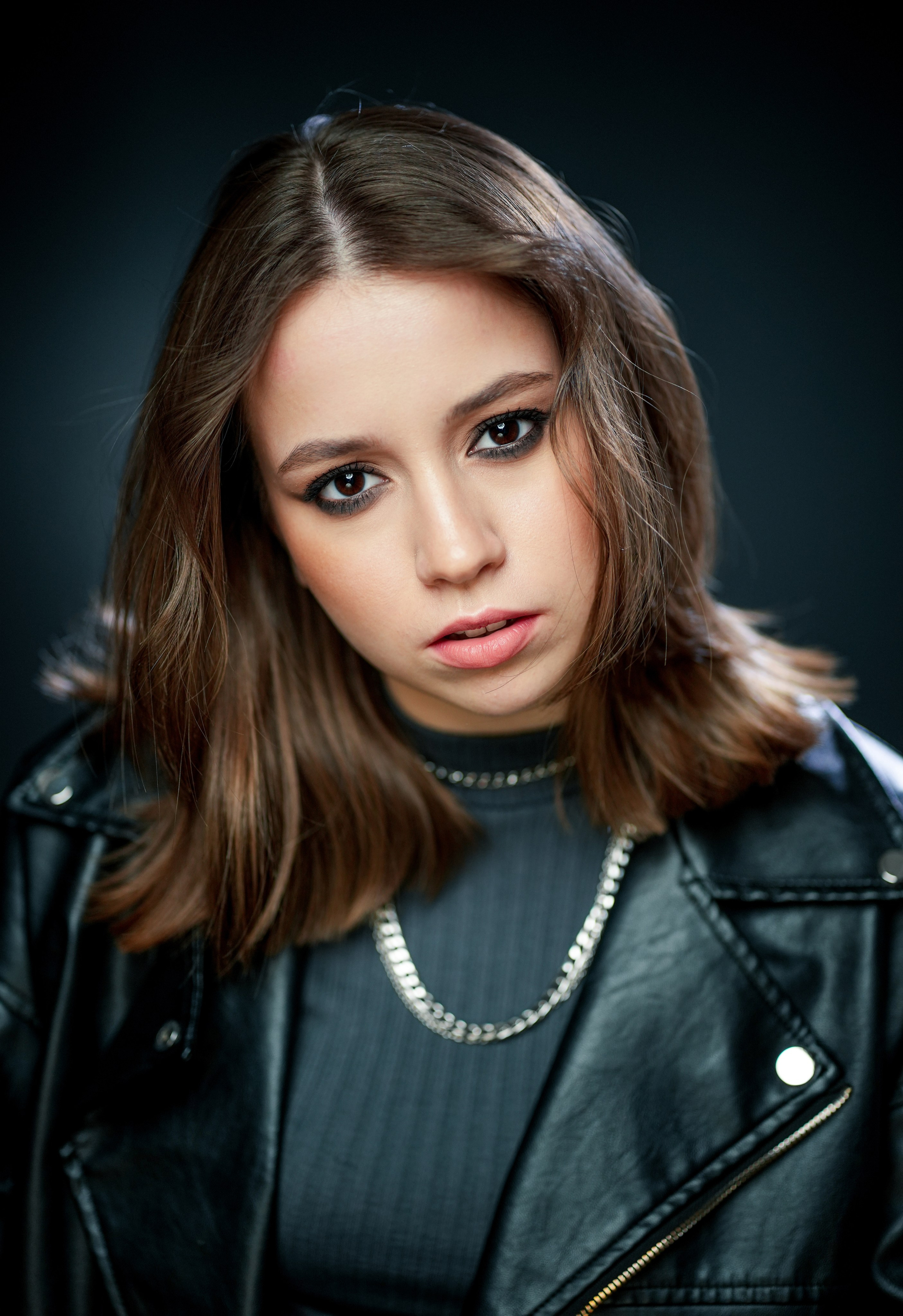 Актриса Алиса Семчук. Портретная съемка в Москве, студийный фотограф Игорь Фомин