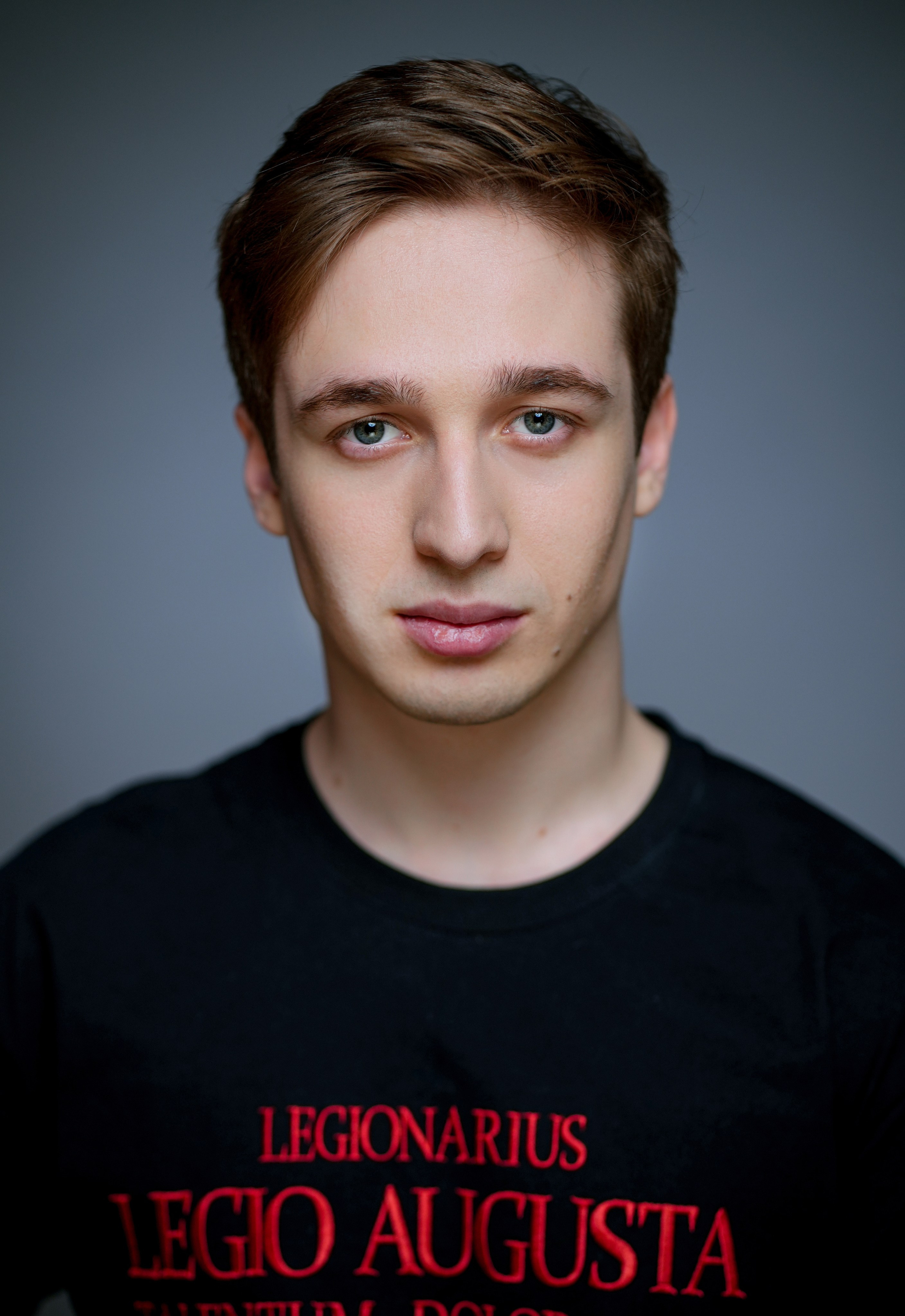 Актёр Ярослав Заргаров. Портретная съемка в Москве, студийный фотограф Игорь Фомин