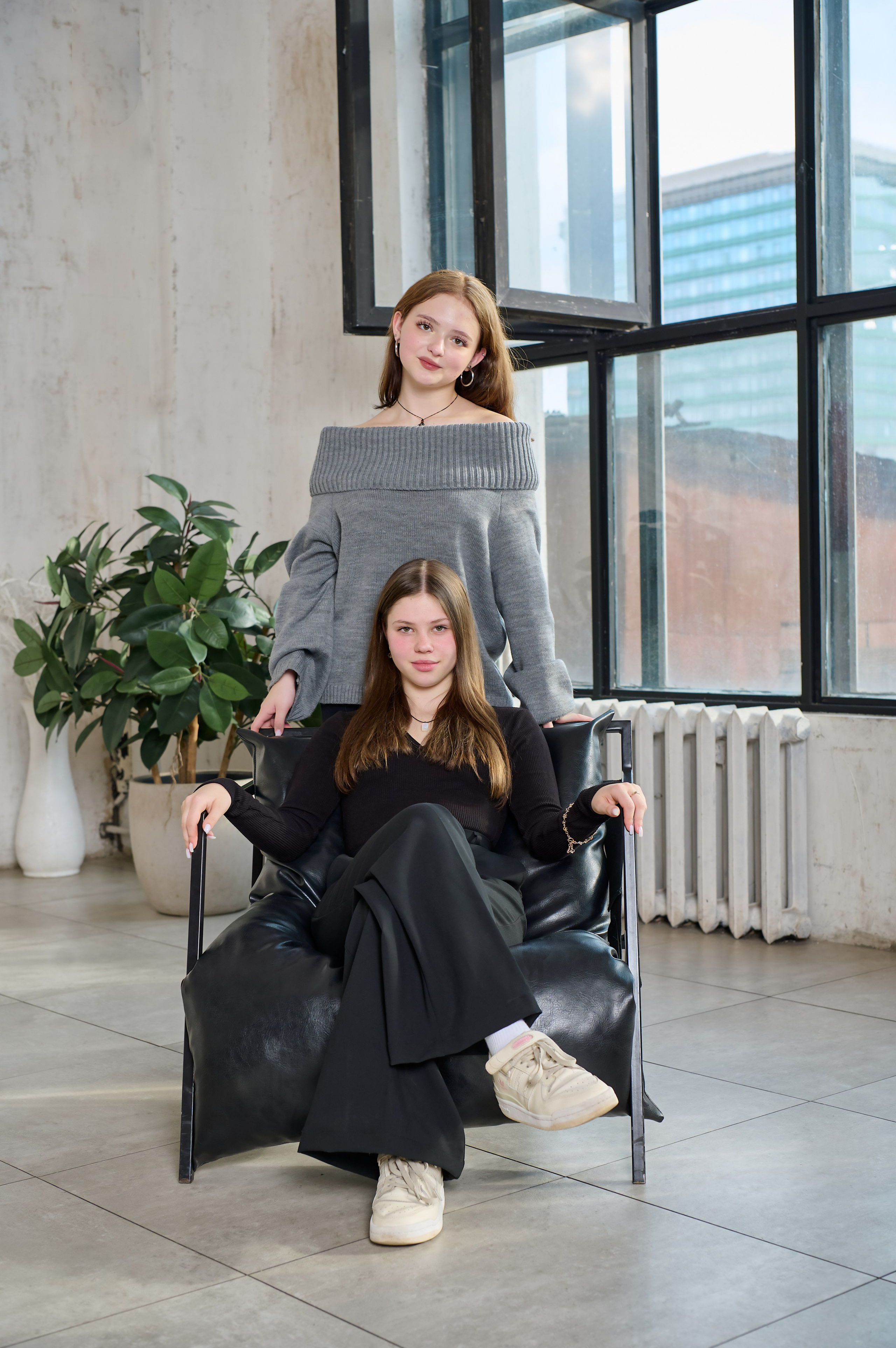 Пример фото выпускников в студии. Детский и семейный фотограф г. Москва Оксана Катаджи