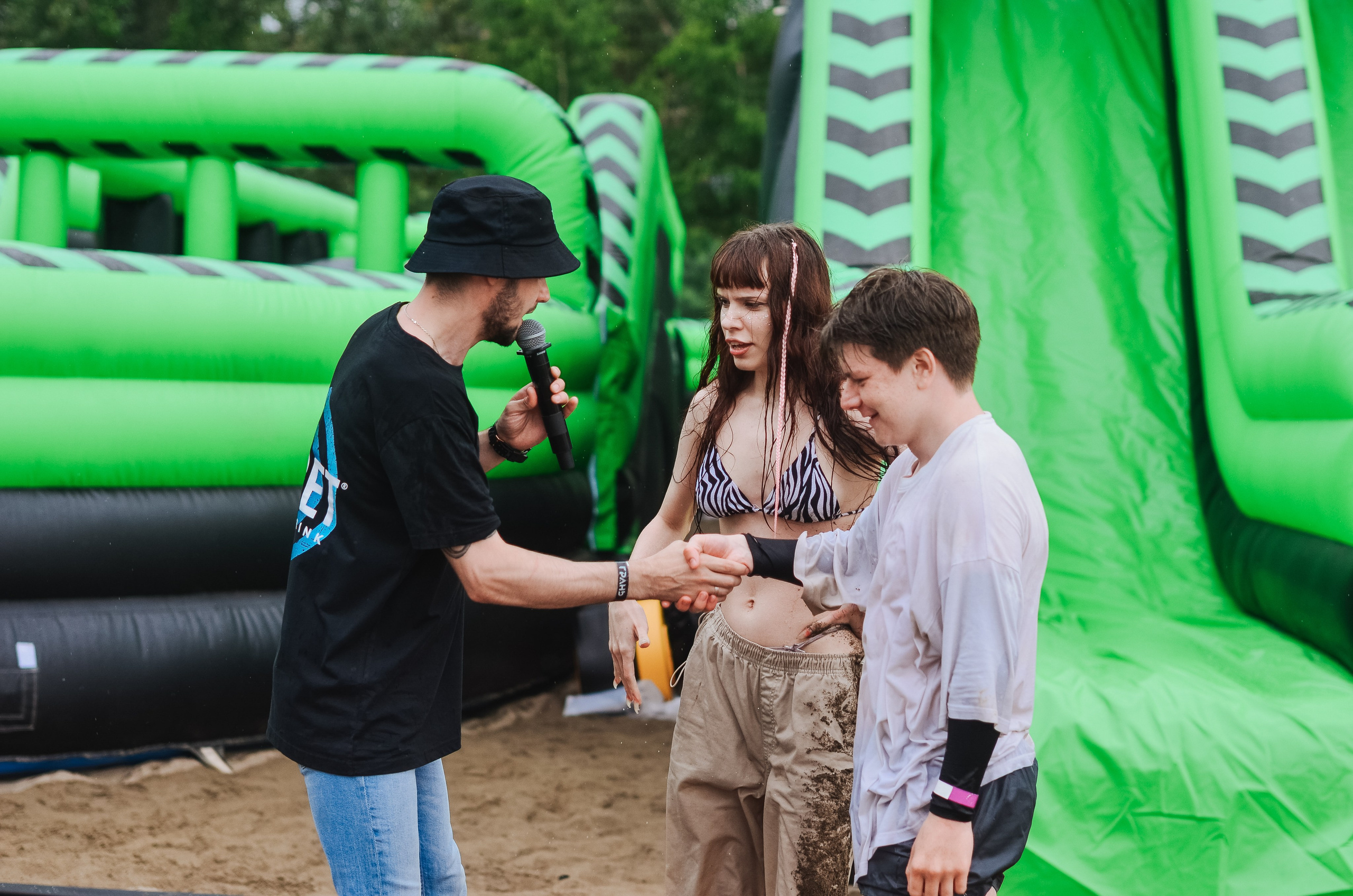 Фестиваль «Грань» 2025. Спортивная площадка. Денисова Аля — фотограф для парных съемок и индивидуальных историй в Барнауле