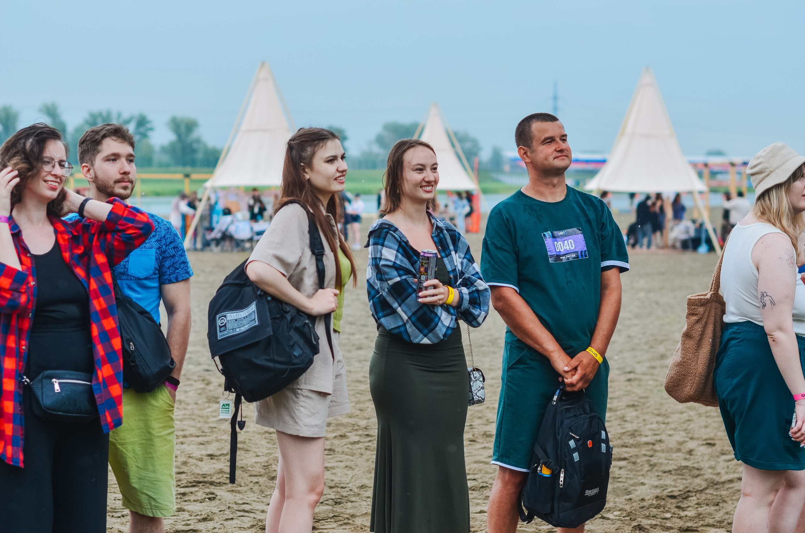 Фестиваль «Грань» 2025. Спортивная площадка. Денисова Аля — фотограф для парных съемок и индивидуальных историй в Барнауле