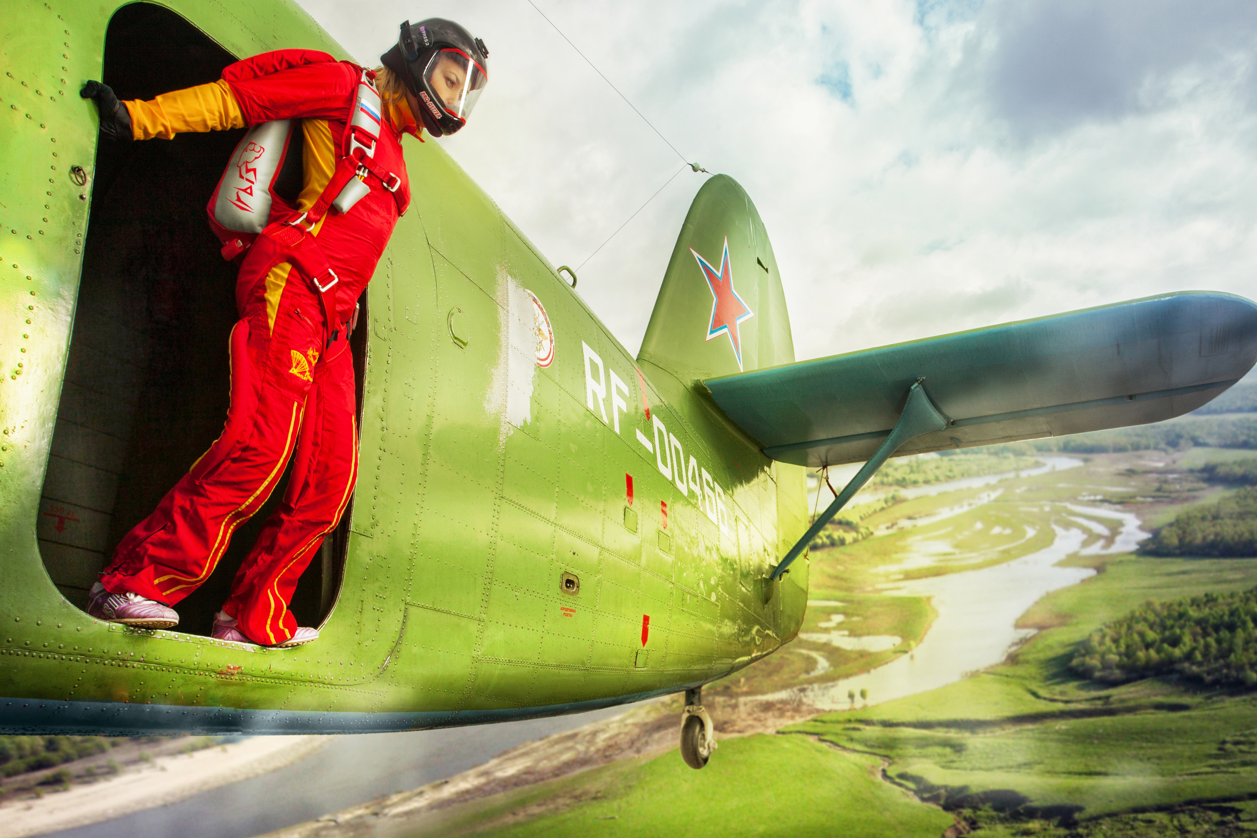 экстремальная фотосъемка прыжков с парашютом для журнала Банзай