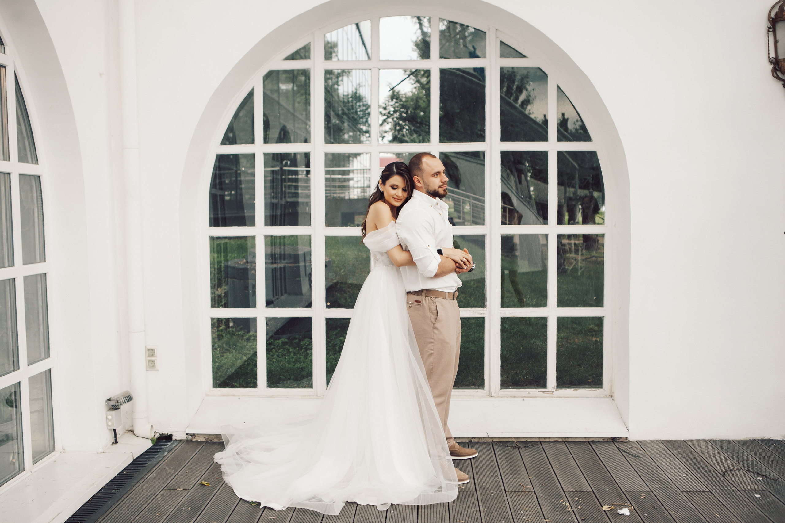 Фотосессия молодоженов в ресторане московское небо на вднх после росписи в загсе