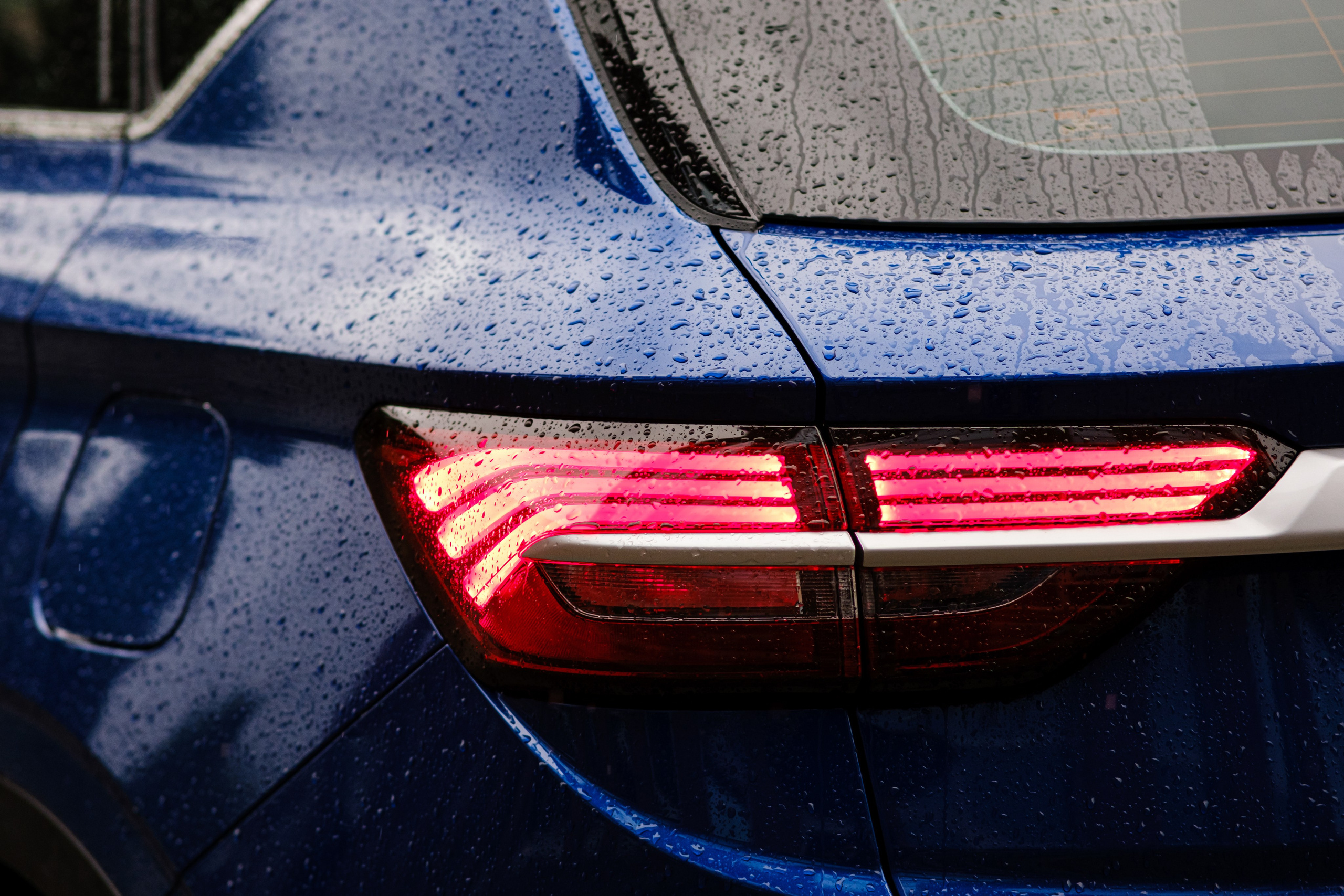 Belgee X50 — твой яркий акцент в сером потоке. Сайт фотографа Дмитрия Батенёва