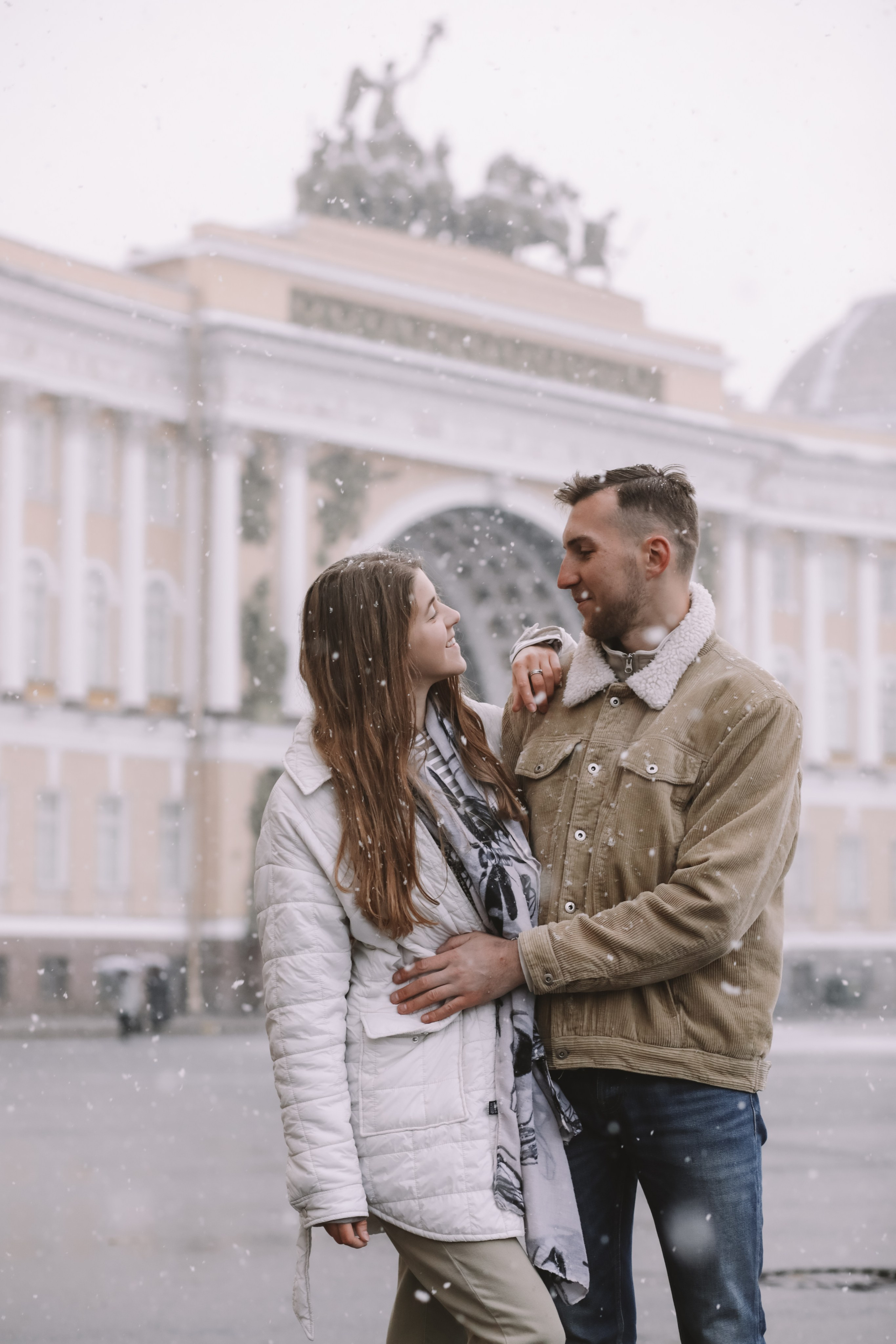 Фотопрогулка по Дворцовой площади под первым снегом, в Санкт-Петербурге. Фотограф в Санкт-Петербурге Разиля Идиятуллина