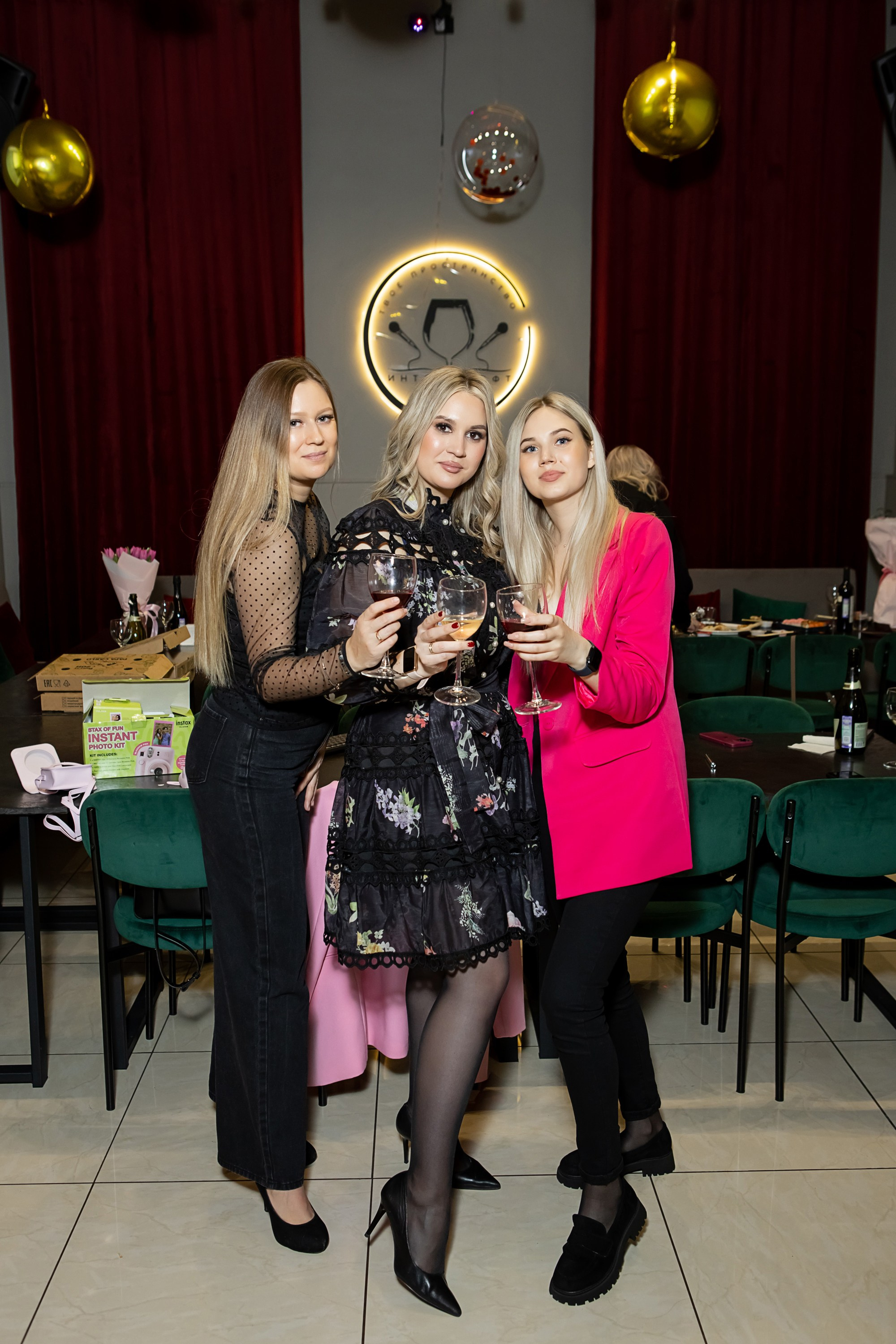 Интра Лофт. Репортажный и семейный фотограф в Новосибирске Елена Каменева