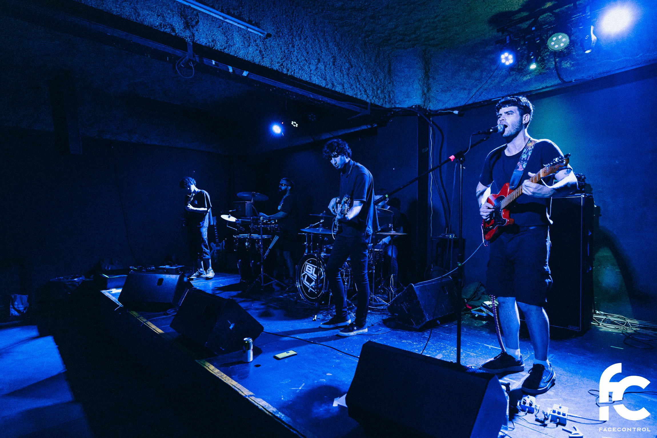 Sextape of Lovers & Granma. Face Control: Crónica social, anuncios de eventos y reportajes fotográficos